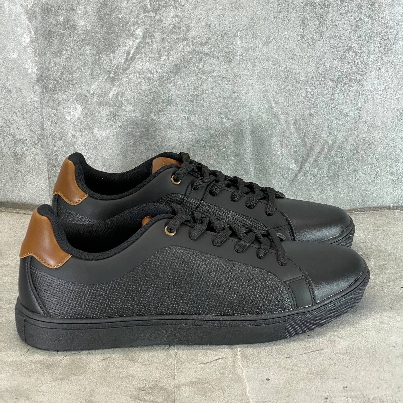 NEW YORK & COMPANY Men's Black Faux-Leather Cooper Low-Top Sneakers SZ 11