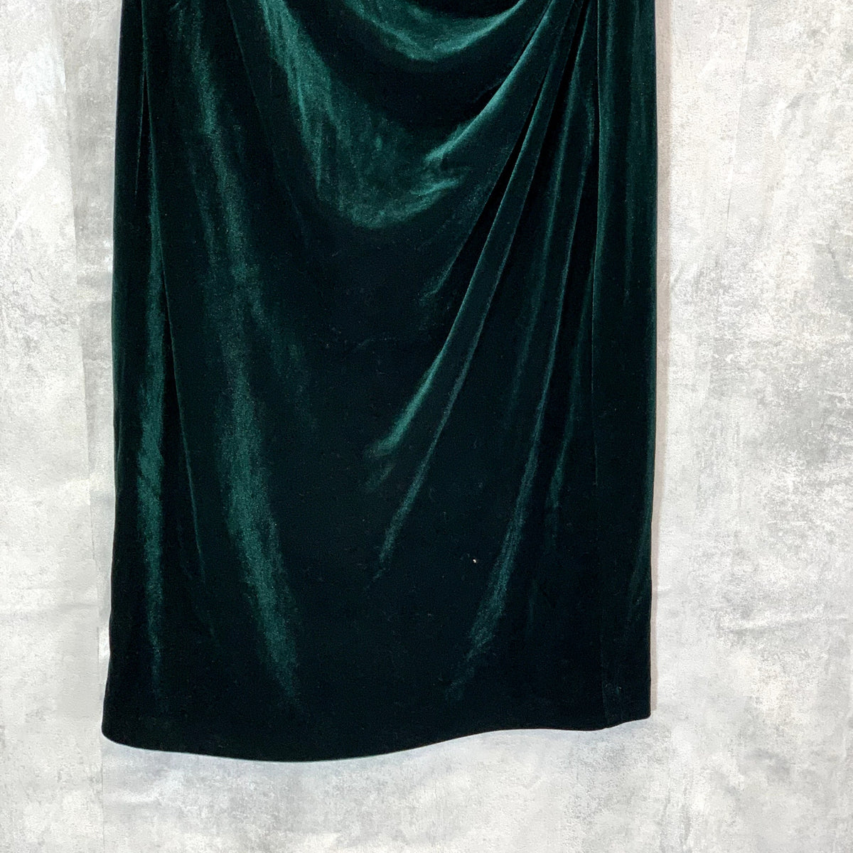VINCE CAMUTO Women's Hunter Velvet Off-The-Shoulder Cocktail Sheath Knee-Length Dress SZ 4