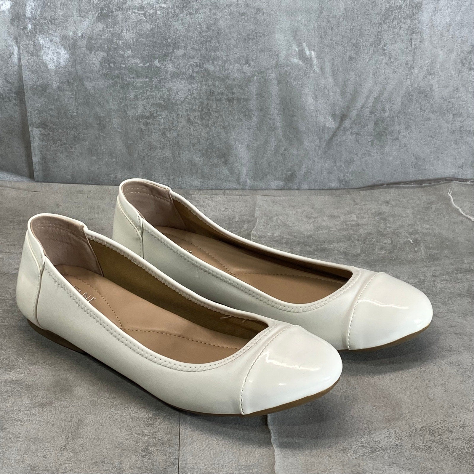 ALFANI Step 'N Flex Women's White Smooth Tavii Round-Toe Slip-On Flats SZ 8.5