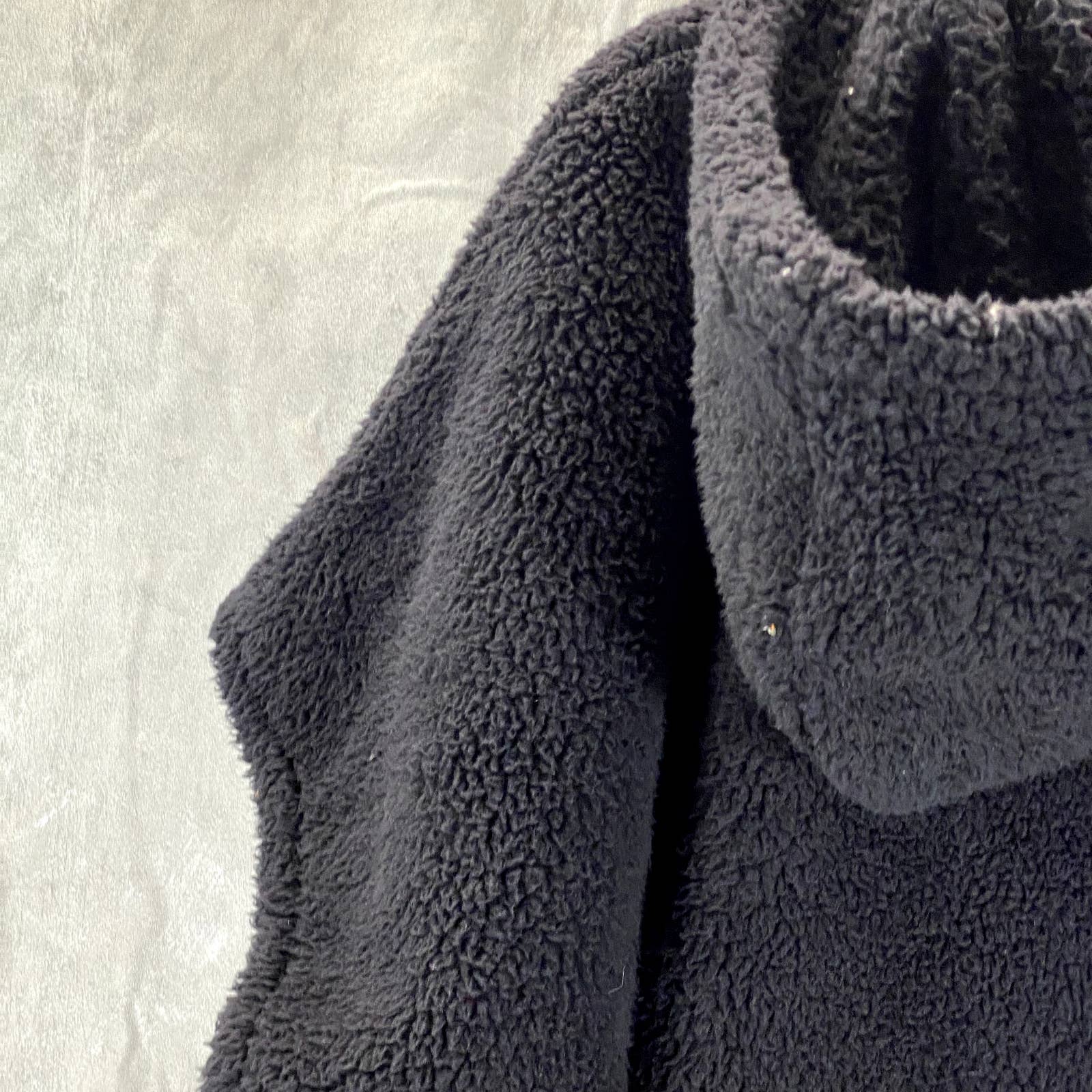 JENNI Women's Black Hooded Sherpa Kangaroo Pocket Pullover Poncho SZ OS