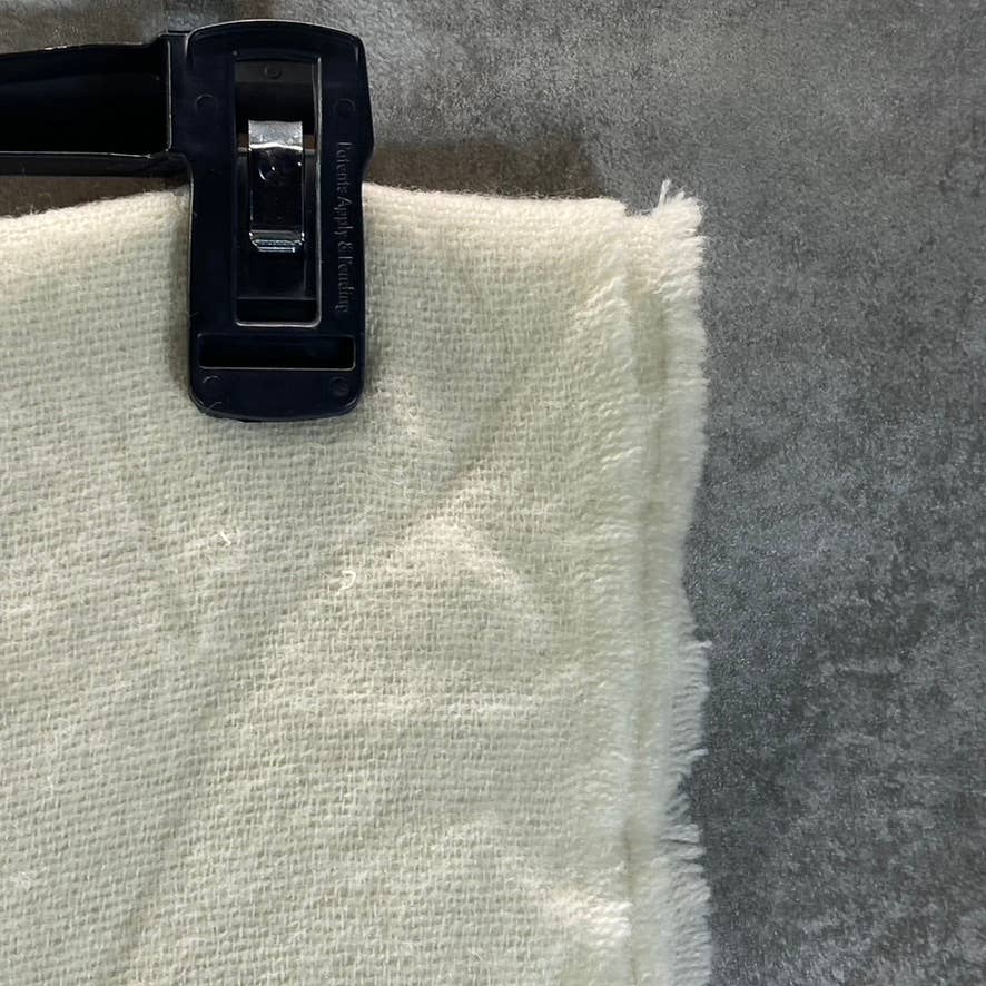 STEVE MADDEN Women's White/Ivory Cozy Blanket Fringe-Detail Scarf SZ OS