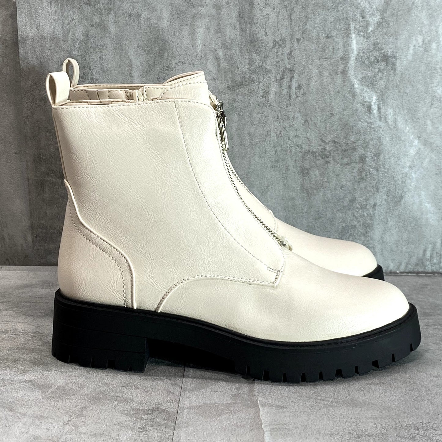 NEW YORK & COMPANY Women's White Allie Lug Sole Zip-Up Block Heel Boots SZ 10