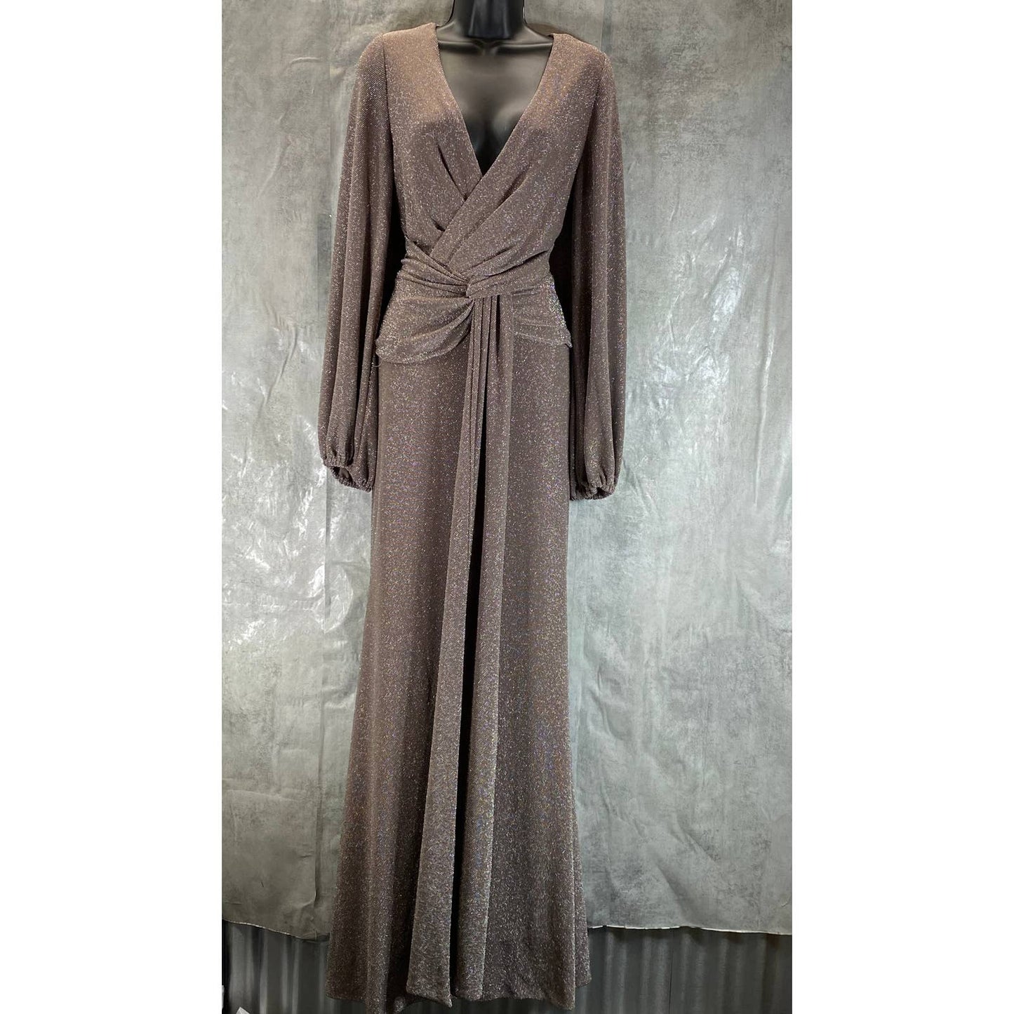 BETSY & ADAM Women's Taupe/Silver Metallic Long-Sleeve Knotted Gown SZ 10