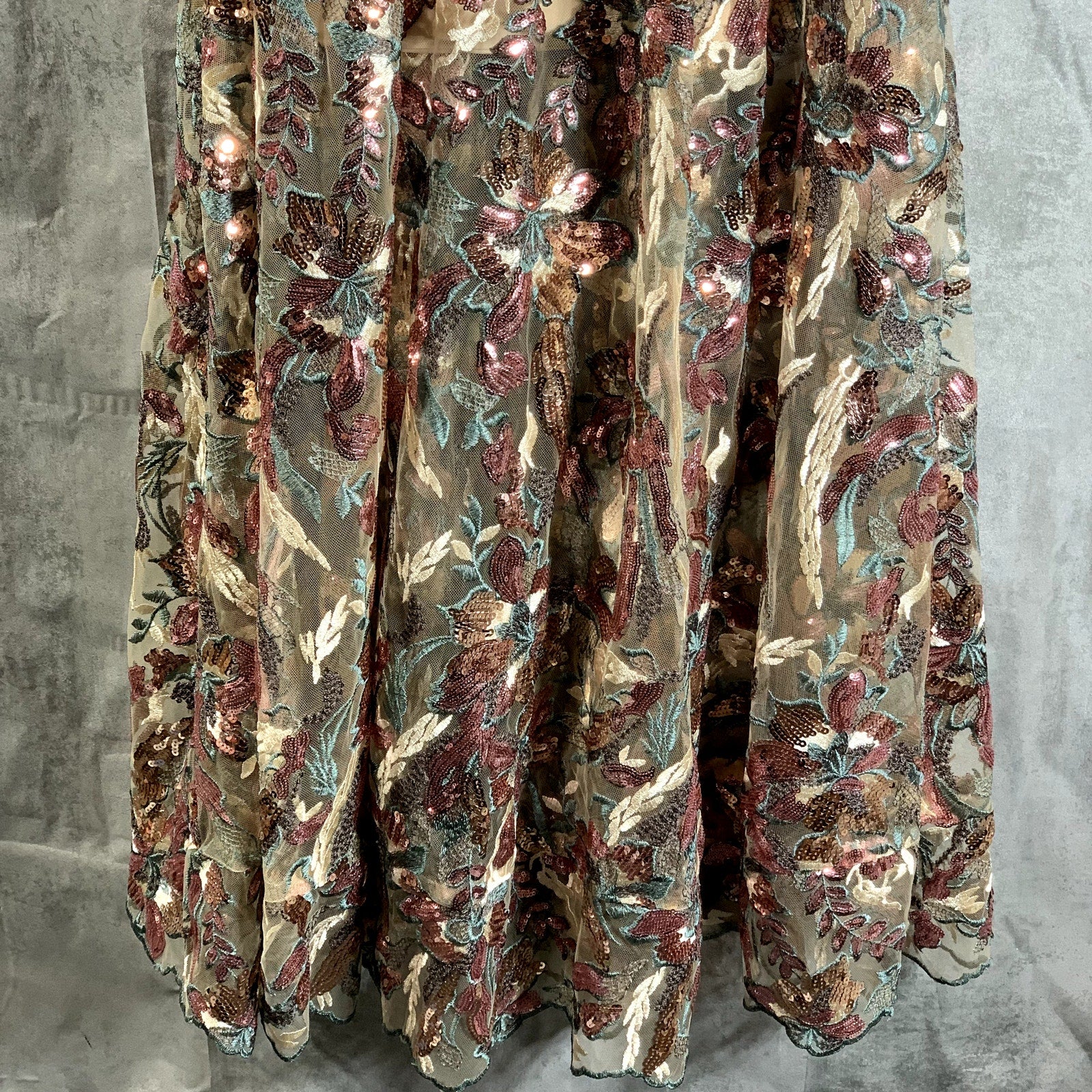 DRESS THE POPULATION Umalina Beige/Lavender Sequin Floral Fit & Flare Gown SZ XS