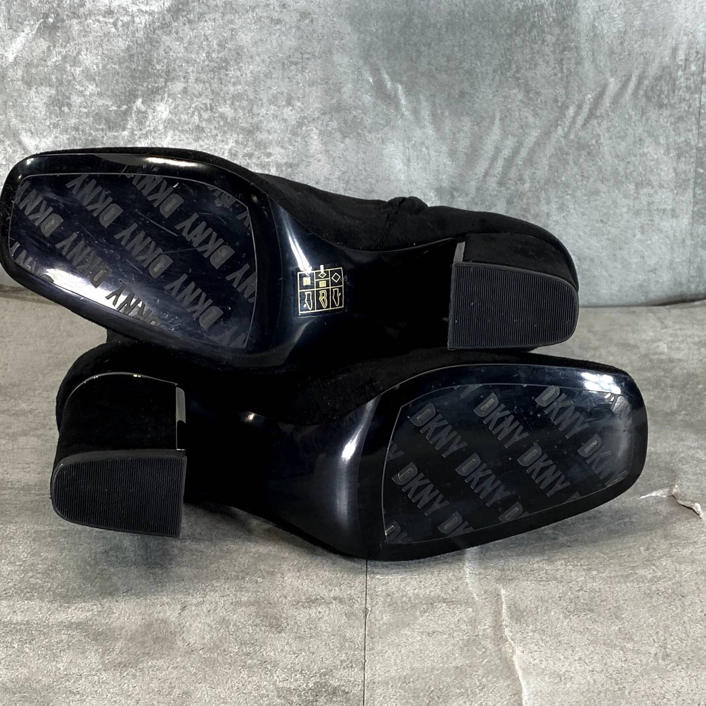 DKNY Women's Black Faux-Suede Cavale Almond-Toe Pull-On Side-Zip Ankle Boots SZ7