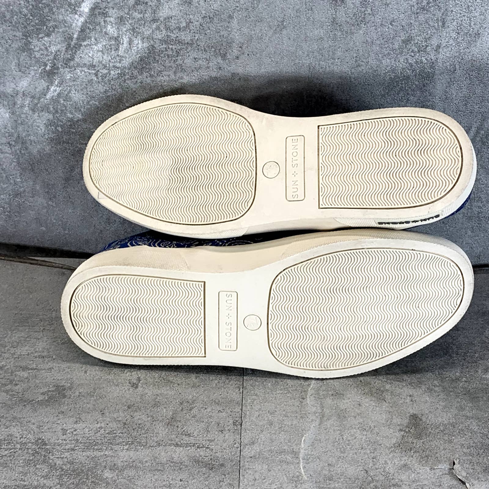 SUN + STONE Men's Navy Paisley Reins Slip-On Sneakers SZ 7./5