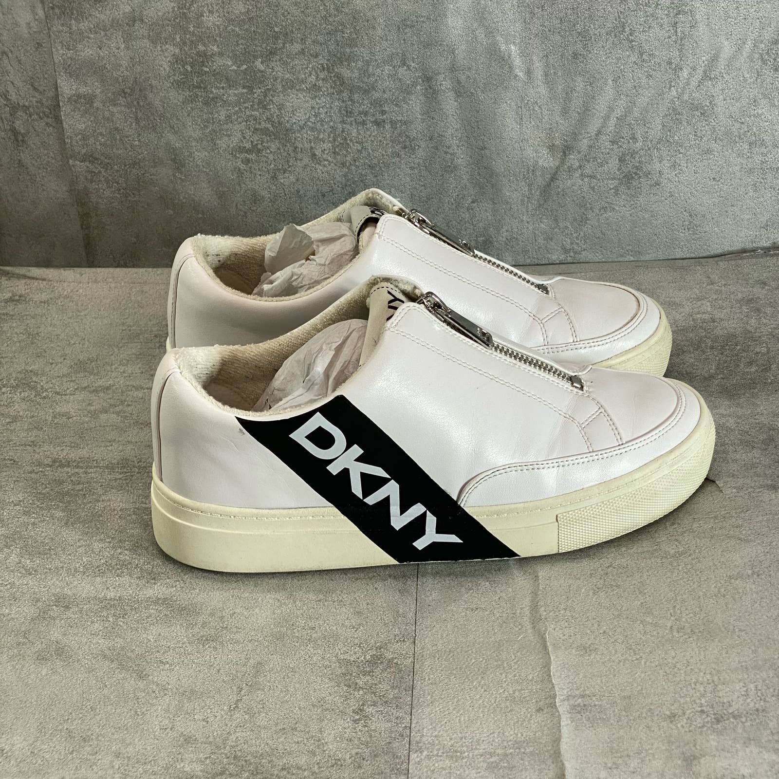 DKNY Women's White Caleb Logo Slip-On Zip-Up Sneakers SZ 6.5