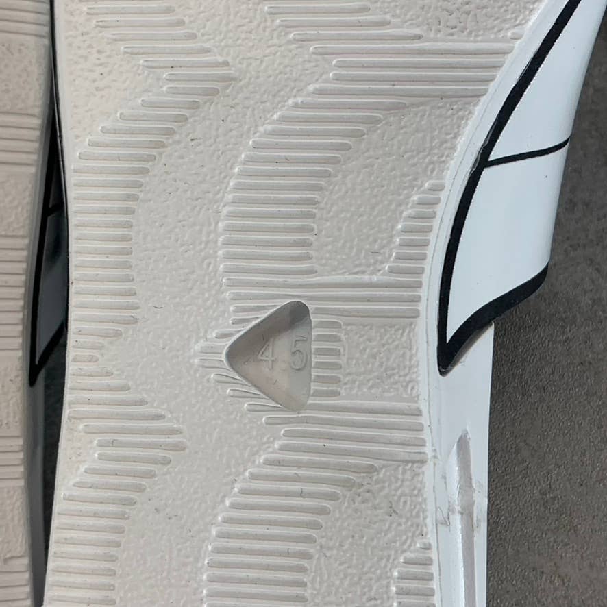 GOATS Big Kid's White/Black The Slide Logo Slide Sandals SZ 2.5