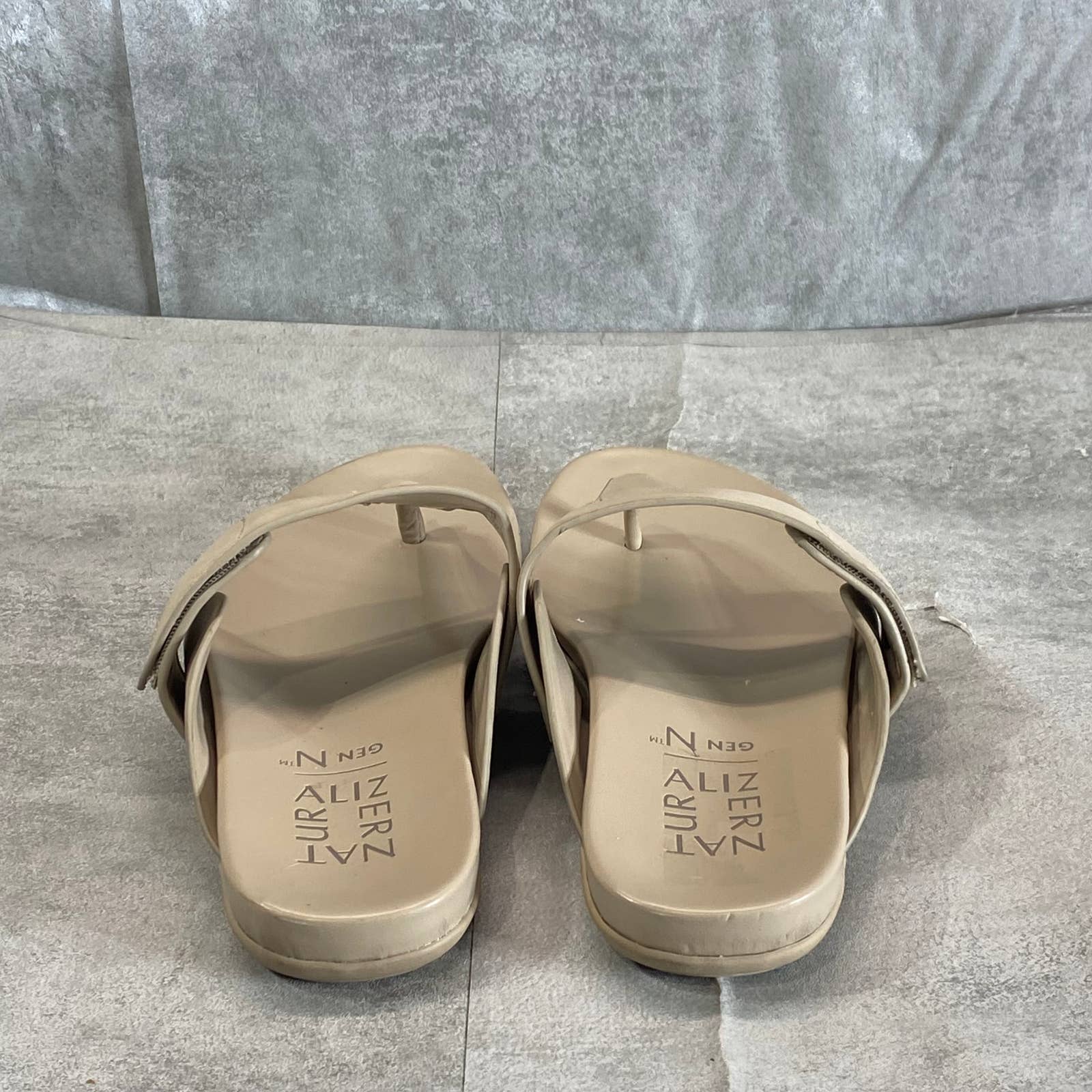 NATURALIZER Women's Porcelain GenN-Twirl Slip-On Thong Sandals SZ 6