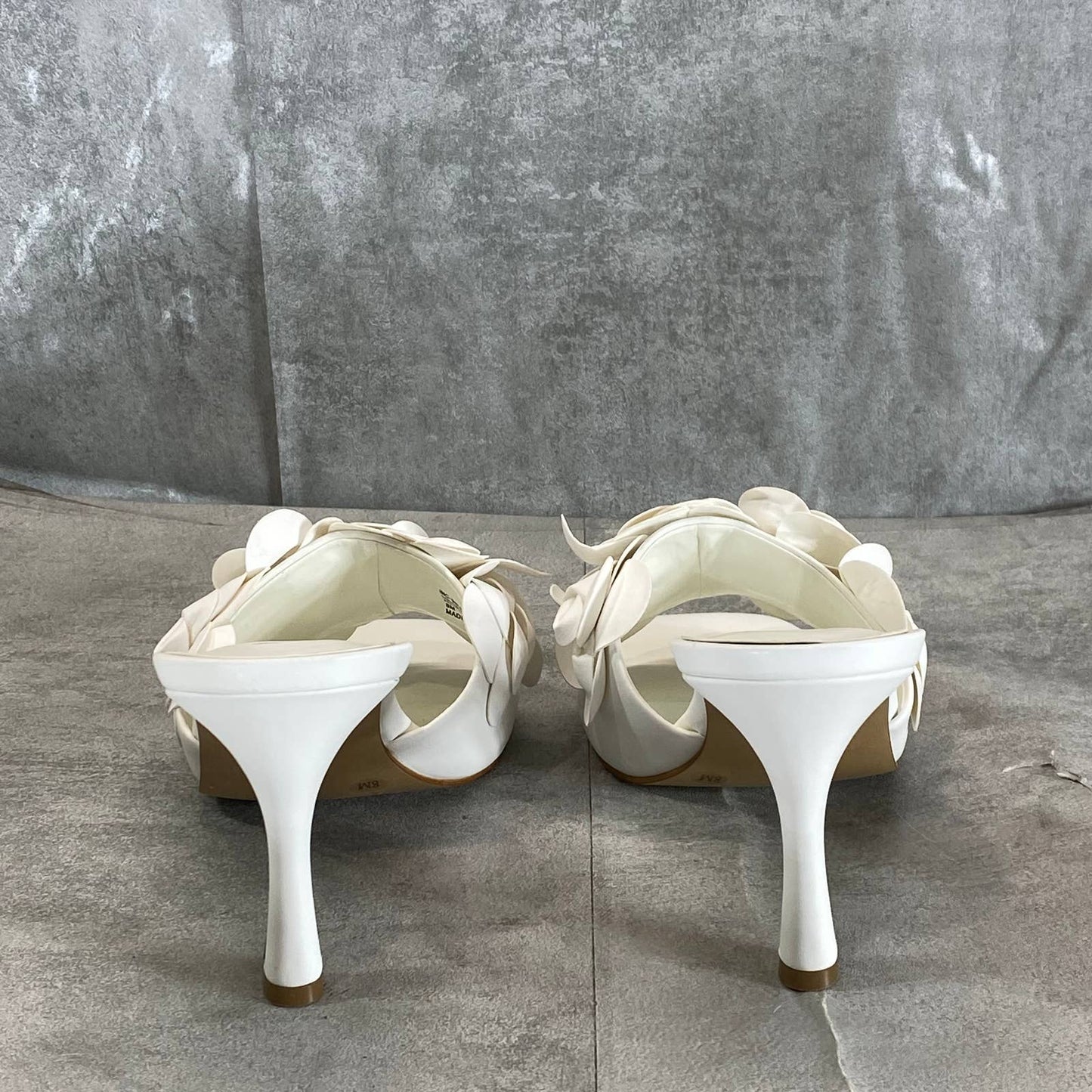 INC INTERNATIONAL CONCEPTS Women's White Weslyn Flower-Trim Slide Sandals SZ 8