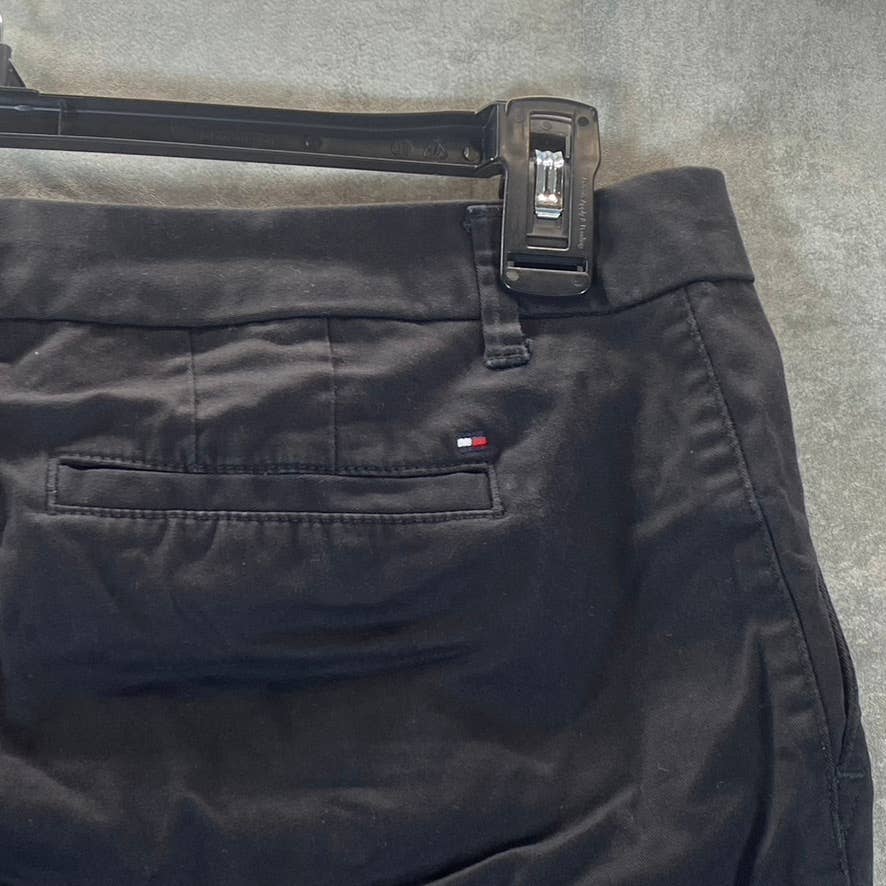 TOMMY HILFIGER Women's Black Solid TH-Flex Hollywood Bermuda Mid-Rise Shorts SZ8