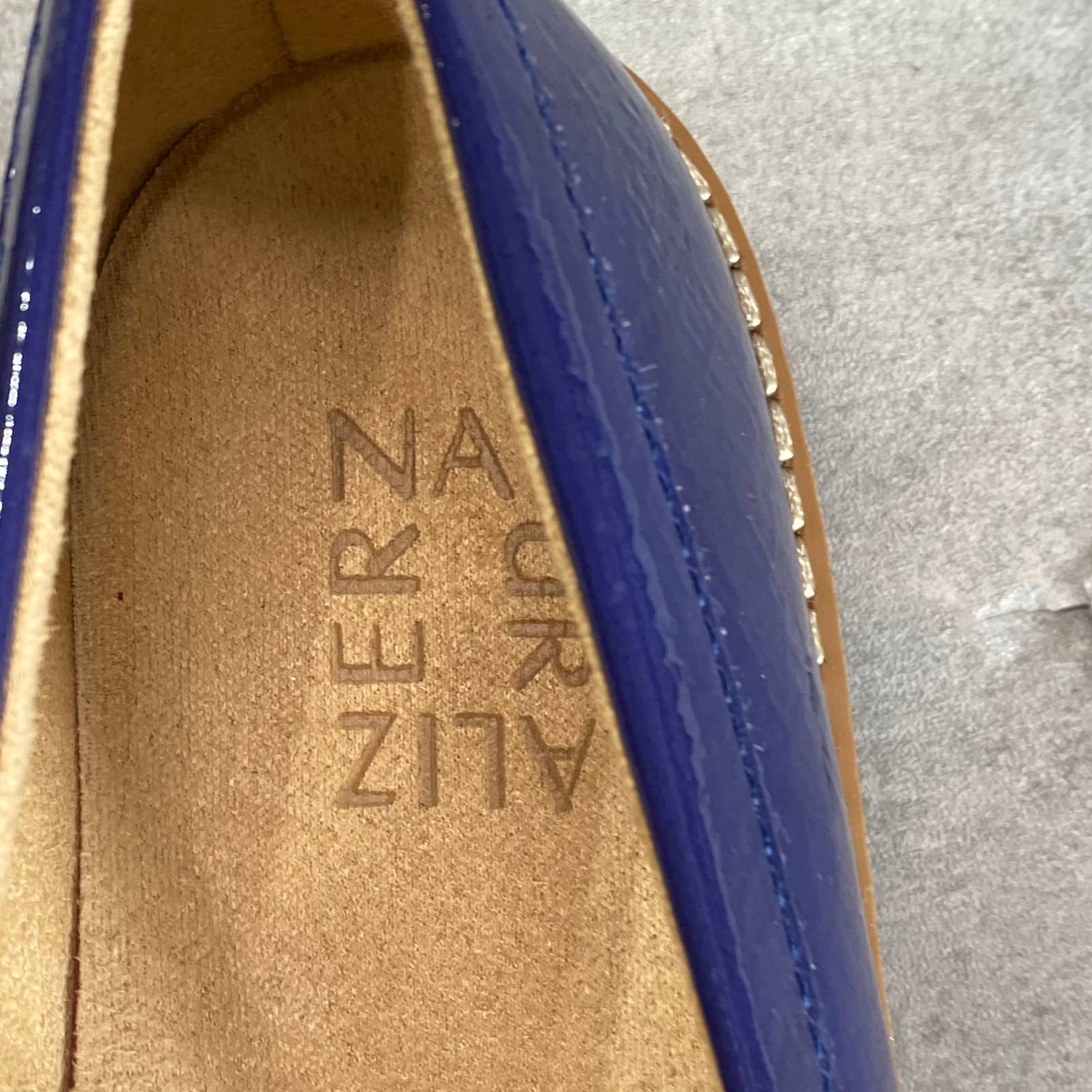 NATURALIZER Women's Haven Blue Faux Leather Emmal Lug-Sole Chain Loafers SZ 6