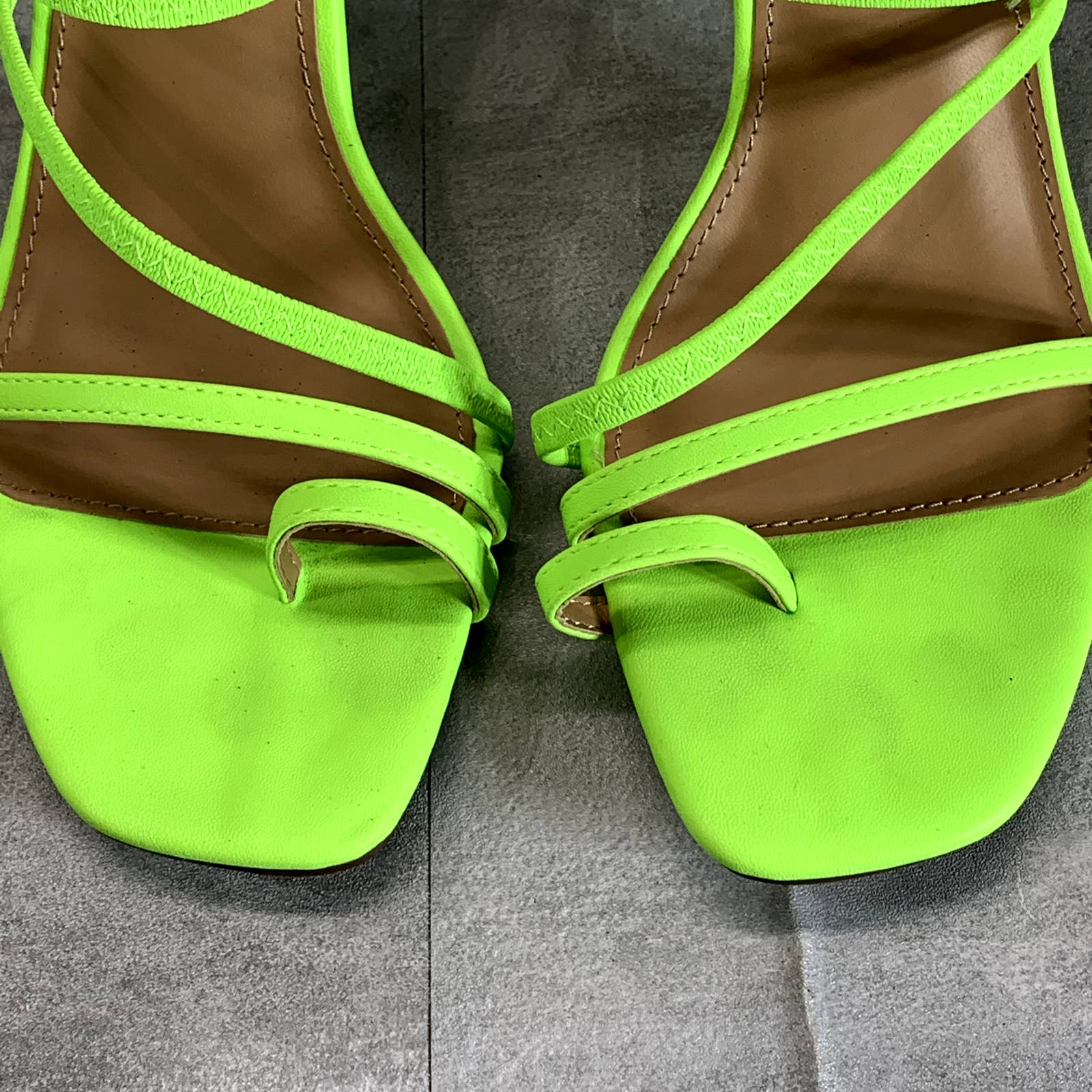 WILD PAIR Women's Citron Smooth Lenore Square-Toe Strappy Slip-On Sandals SZ 7.5