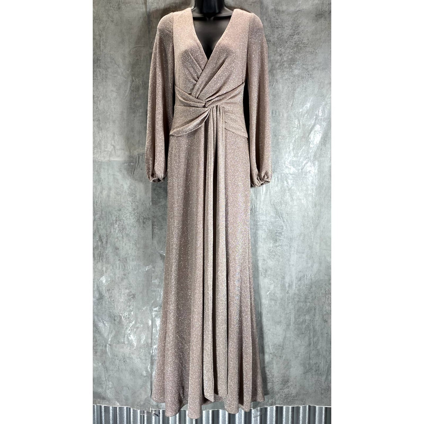 AQUA FORMAL Women's Blush Twist-Front Metallic V-Neck Long-Sleeve Gown SZ 2