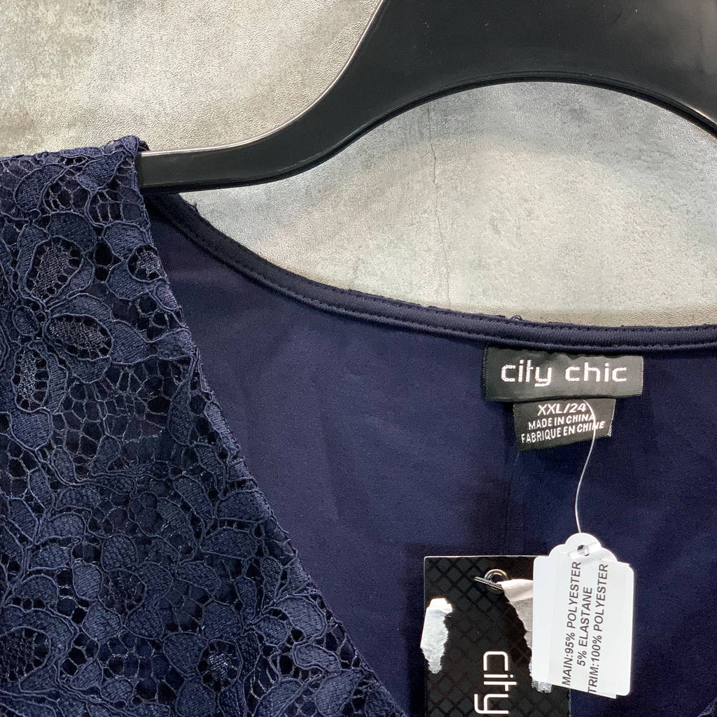 CITY CHIC Women's Navy V-Neck Lace Whispers Short Sleeve Top SZXXL(24)