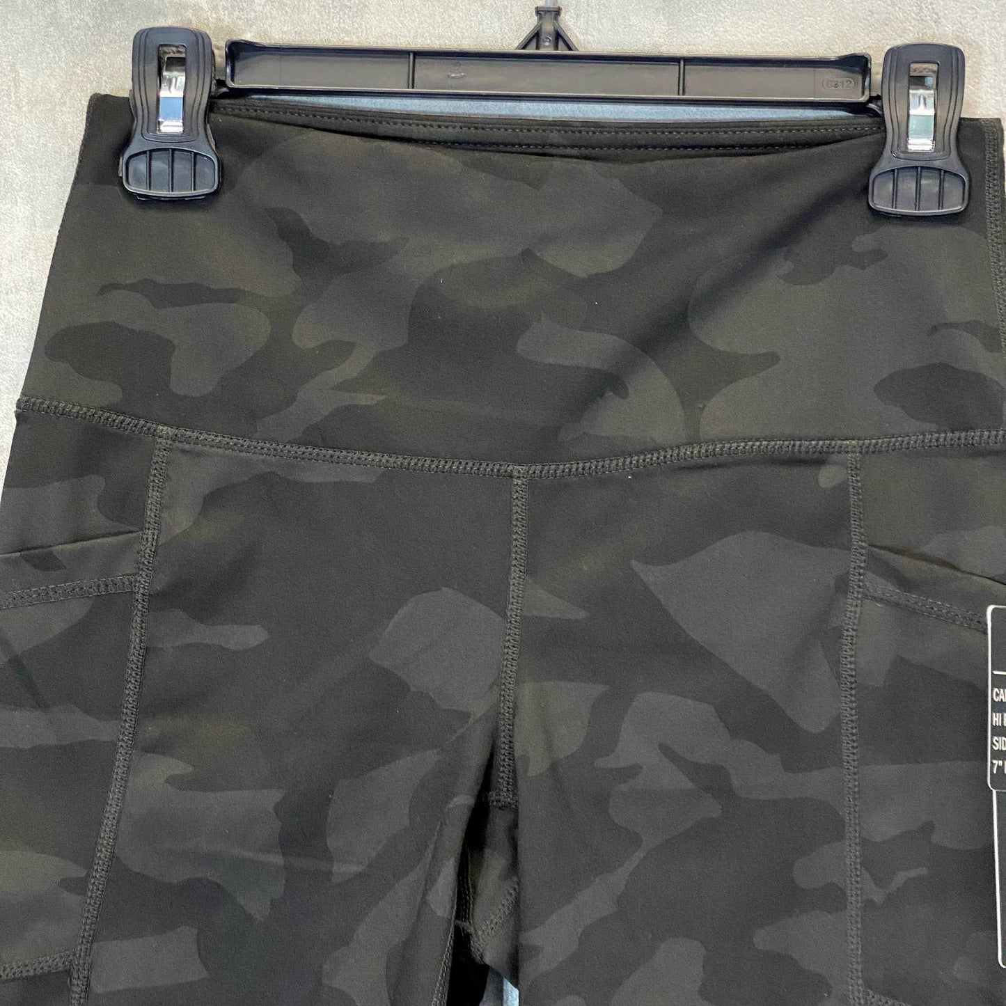 90 DEGRESS BY REFLEX Women's Camo Olive Combo Print Lux High-Rise Pull-On Bike Shorts SZ S