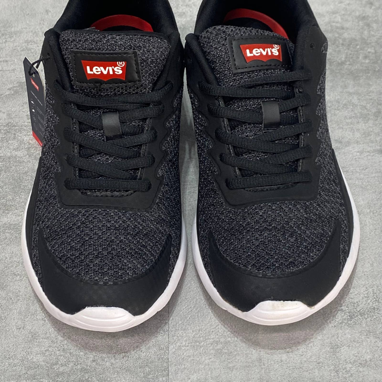 LEVI'S Black Men's Delta Knit Breathable Chunky Sole Lightweight Sneakers SZ 10.5