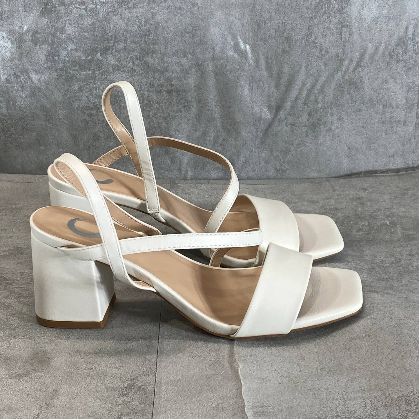 JOURNEE COLLECTION Women's Wide White Lirryc Square-Toe Block-Heel Sandal SZ6.5W