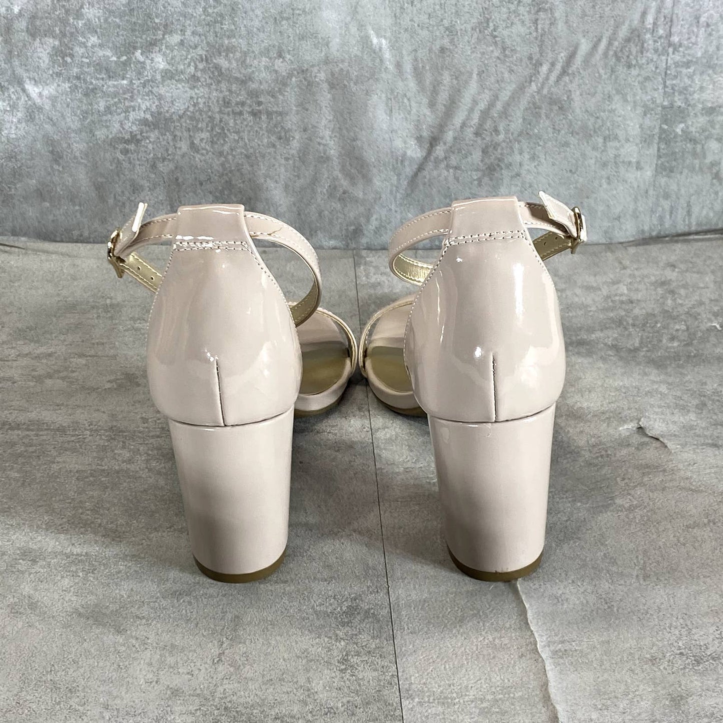 BANDOLINO Women's Oat Patent Armory Ankle Strap Block-Heel Dress Sandals SZ 9