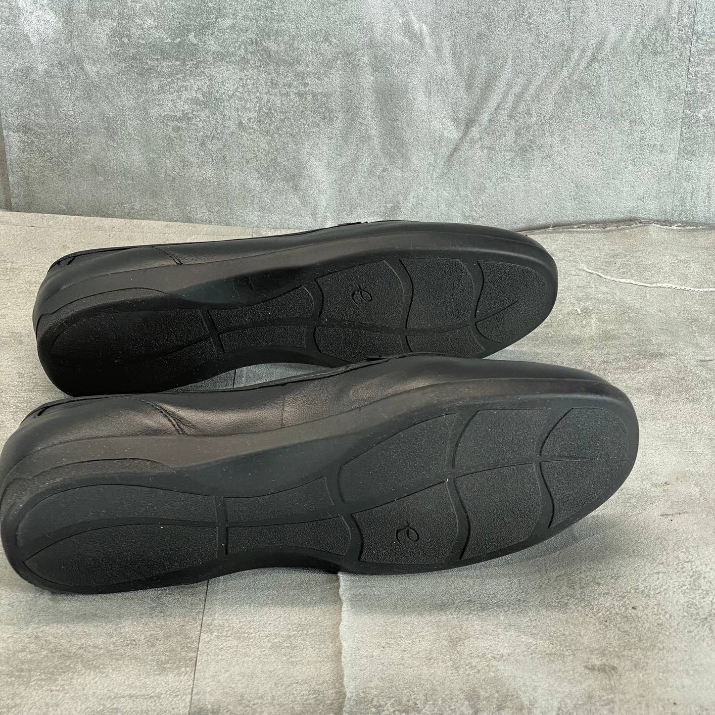 EASY SPIRIT Women's Black Leather Devitt Round-Toe Slip-On Loafer Flats SZ 8.5