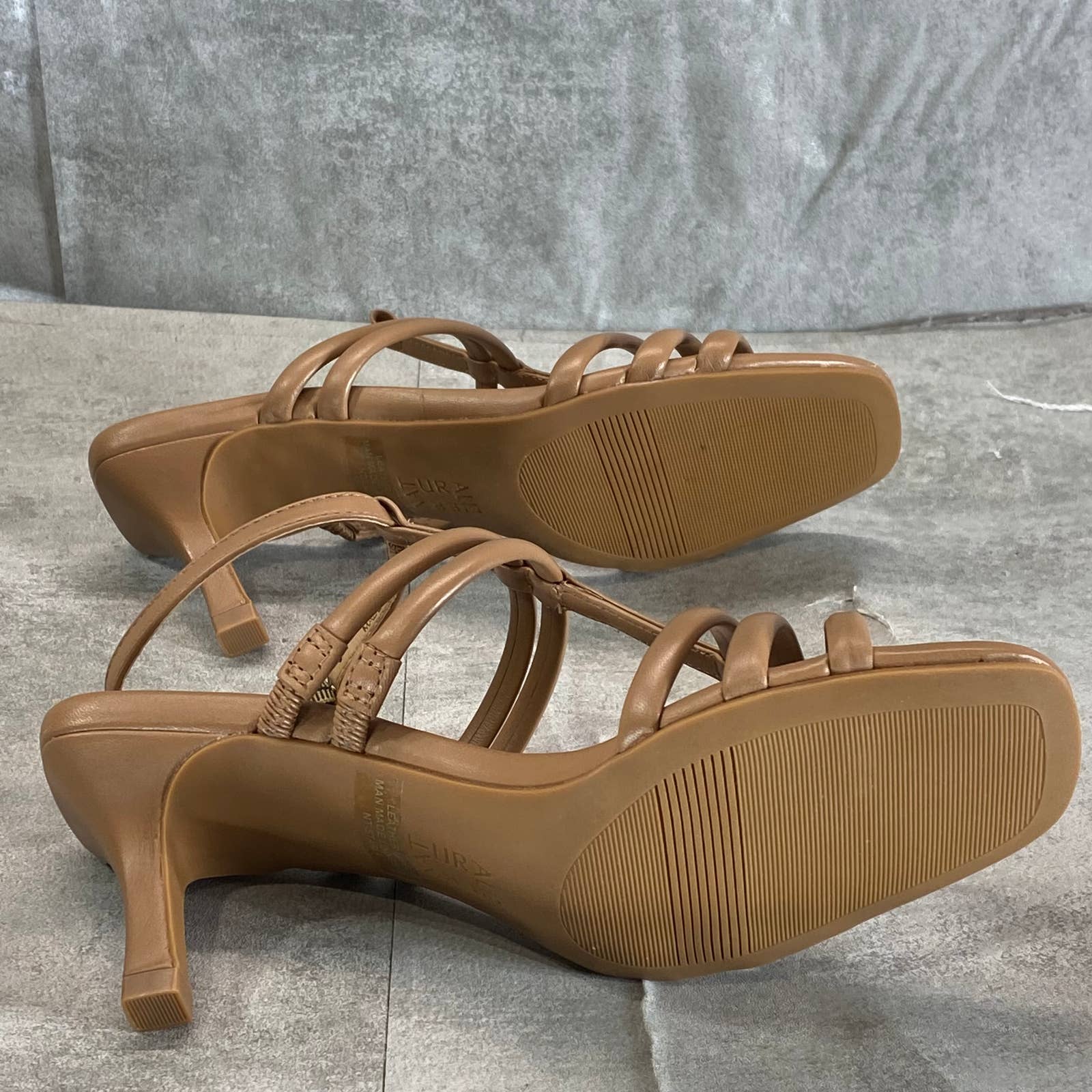 NATURALIZER Women's Cafe Leather Starla Square-Toe Strappy Sandals SZ 6