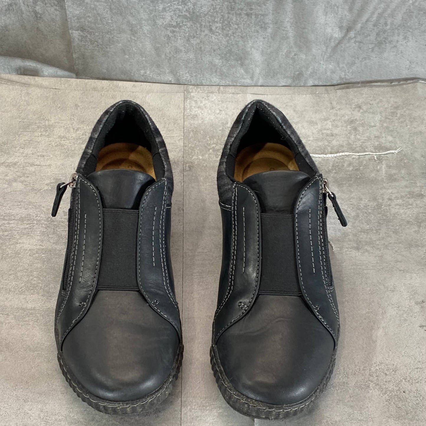 CLARKS COLLECTION Women's Black Leather Caroline Cove Slip-On Zip Sneakers SZ 11
