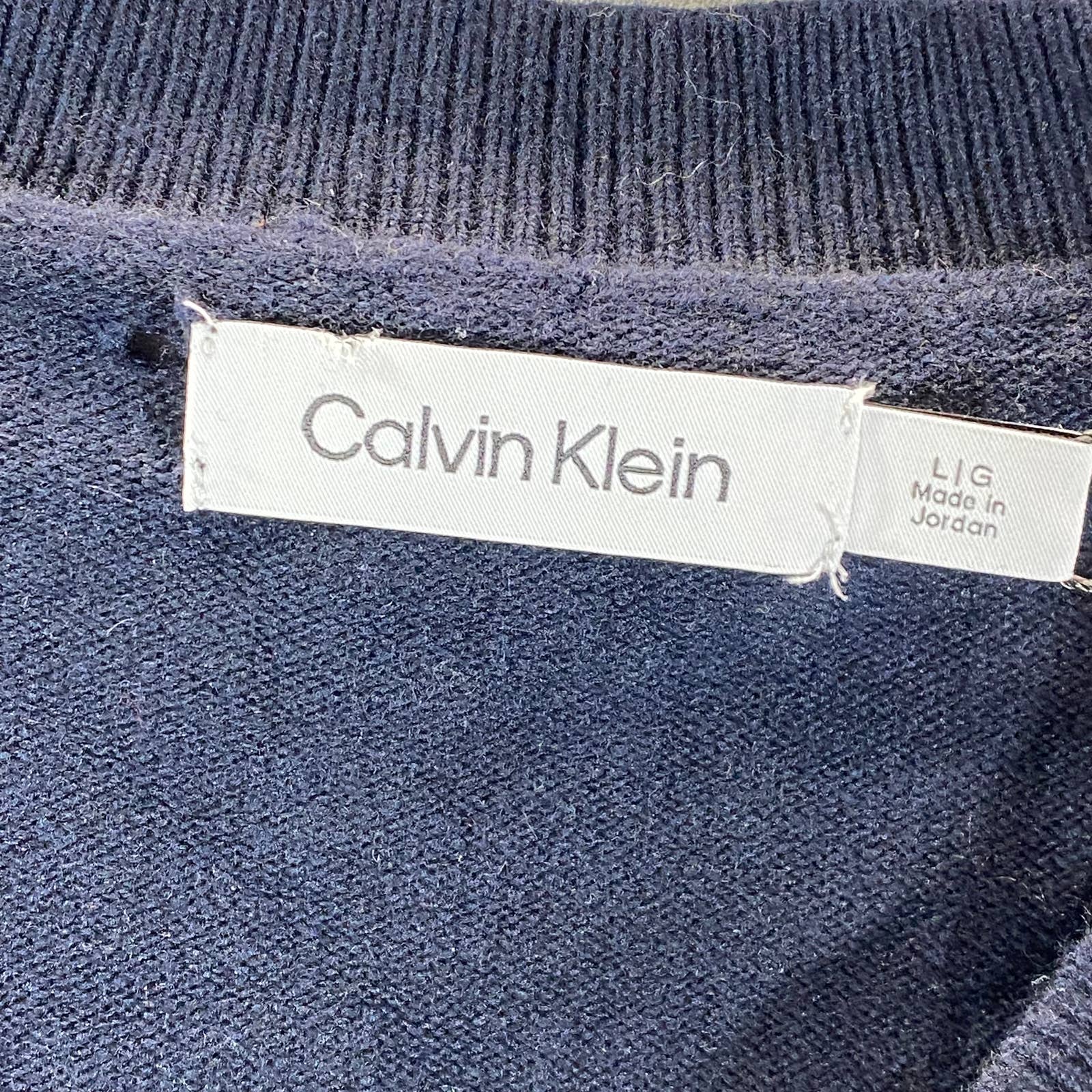 CALVIN KLEIN Men's Dark Sapphire Regular-Fit V-Neck Embroidered Logo Sweater SZL