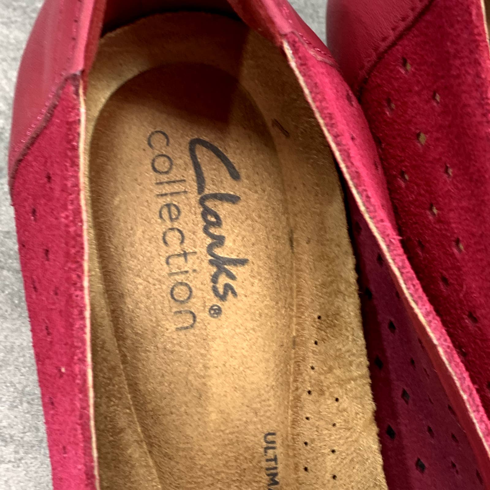 CLARKS COLLECTION Women's Fuchsia Suede Juliet Hayes Perforated Loafers SZ 8