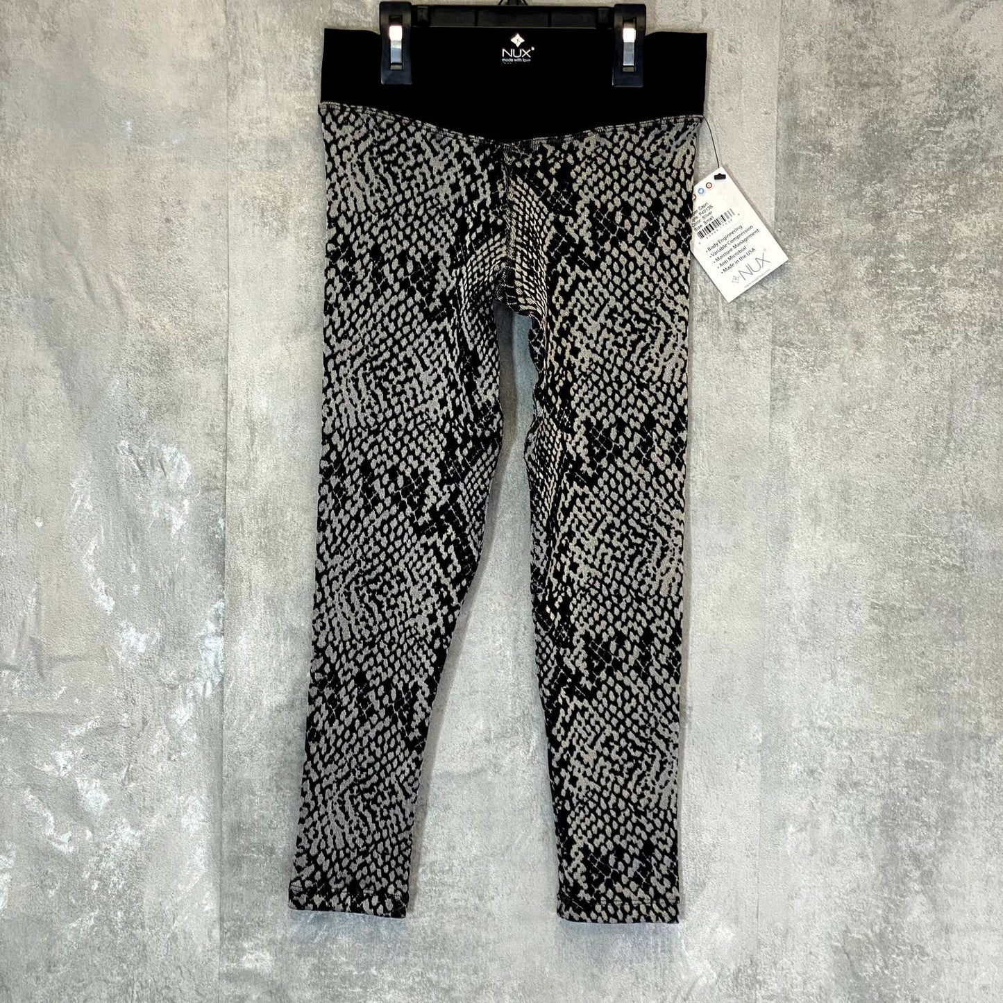 NUX Women's Black-White Snake Print Vesper Pull-On Capri Leggings SZ S