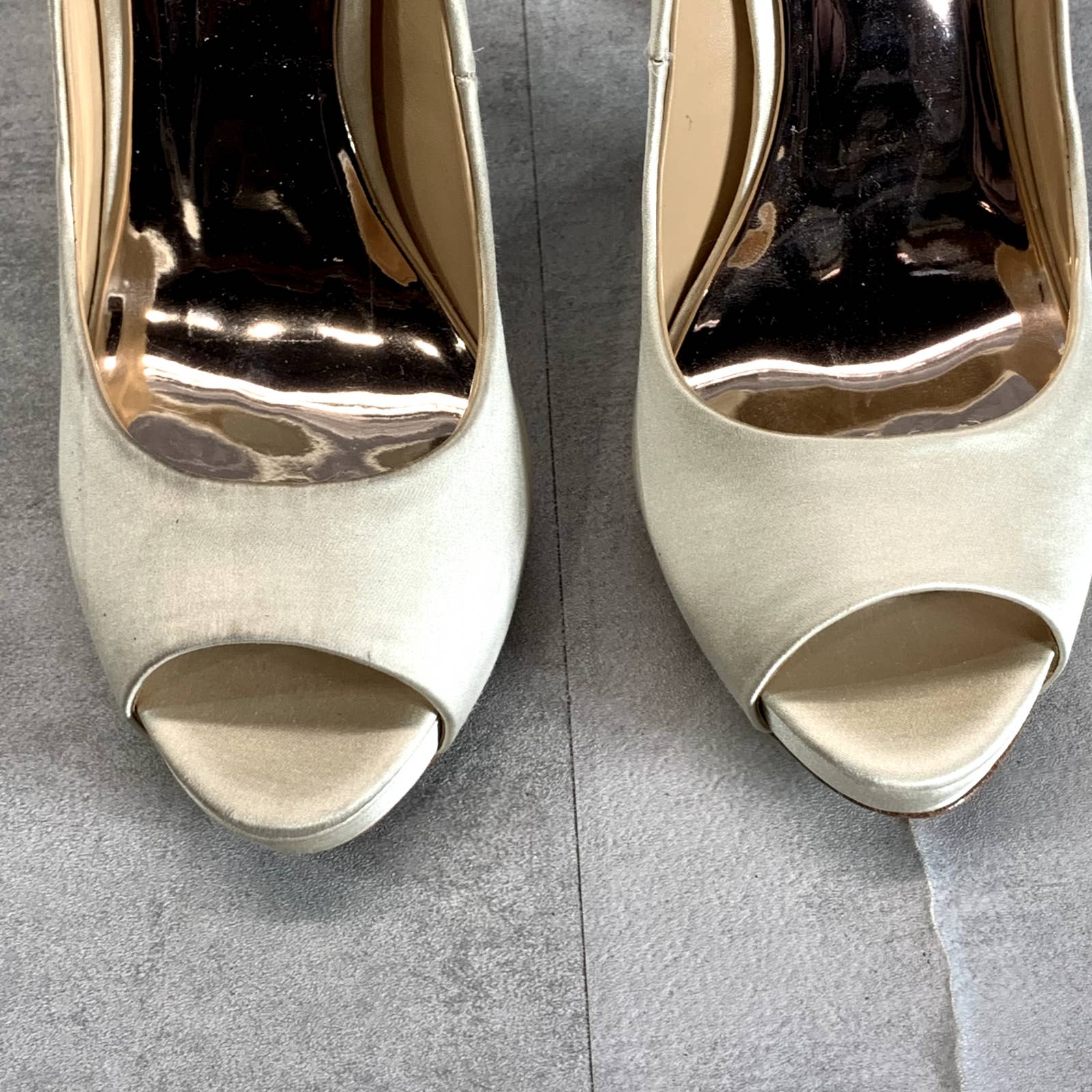 BADGLEY MISCHKA Ivory Satin Kiara Embellished Open Peep-Toe Stiletto Pumps SZ 6