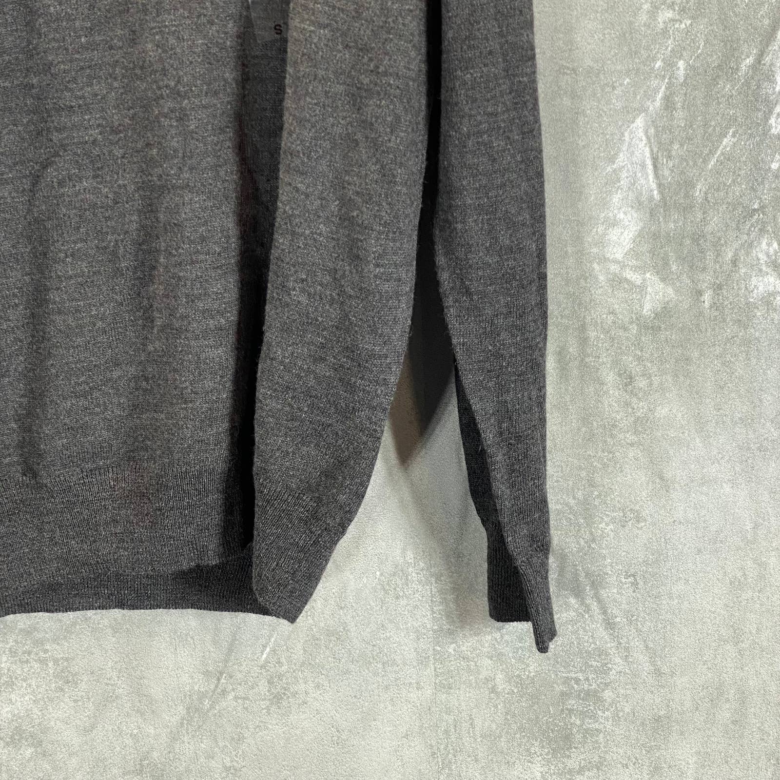 CLUB ROOM Men's Charcoal Solid Regular-Fit Merino Wool V-Neck Sweater SZ S