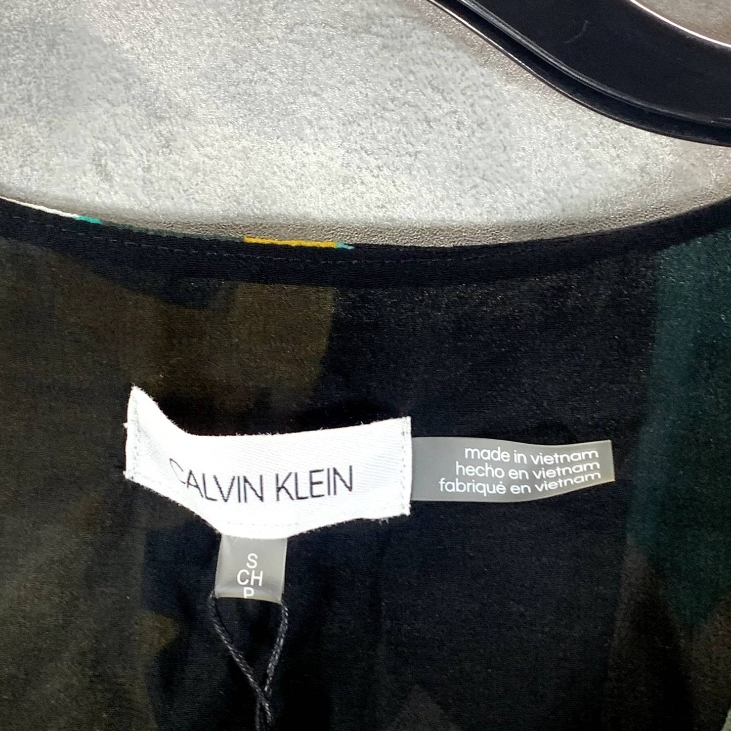 CALVIN KLEIN Women's Ochre Multi Printed V-Neck Smocked Top SZ S
