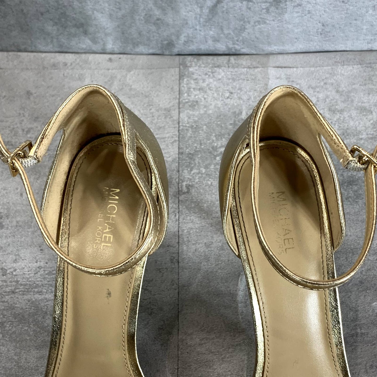 MICHAEL MICHAEL KORS Women's Gold Metallic Leather Izzy Dress Sandals SZ 7.5