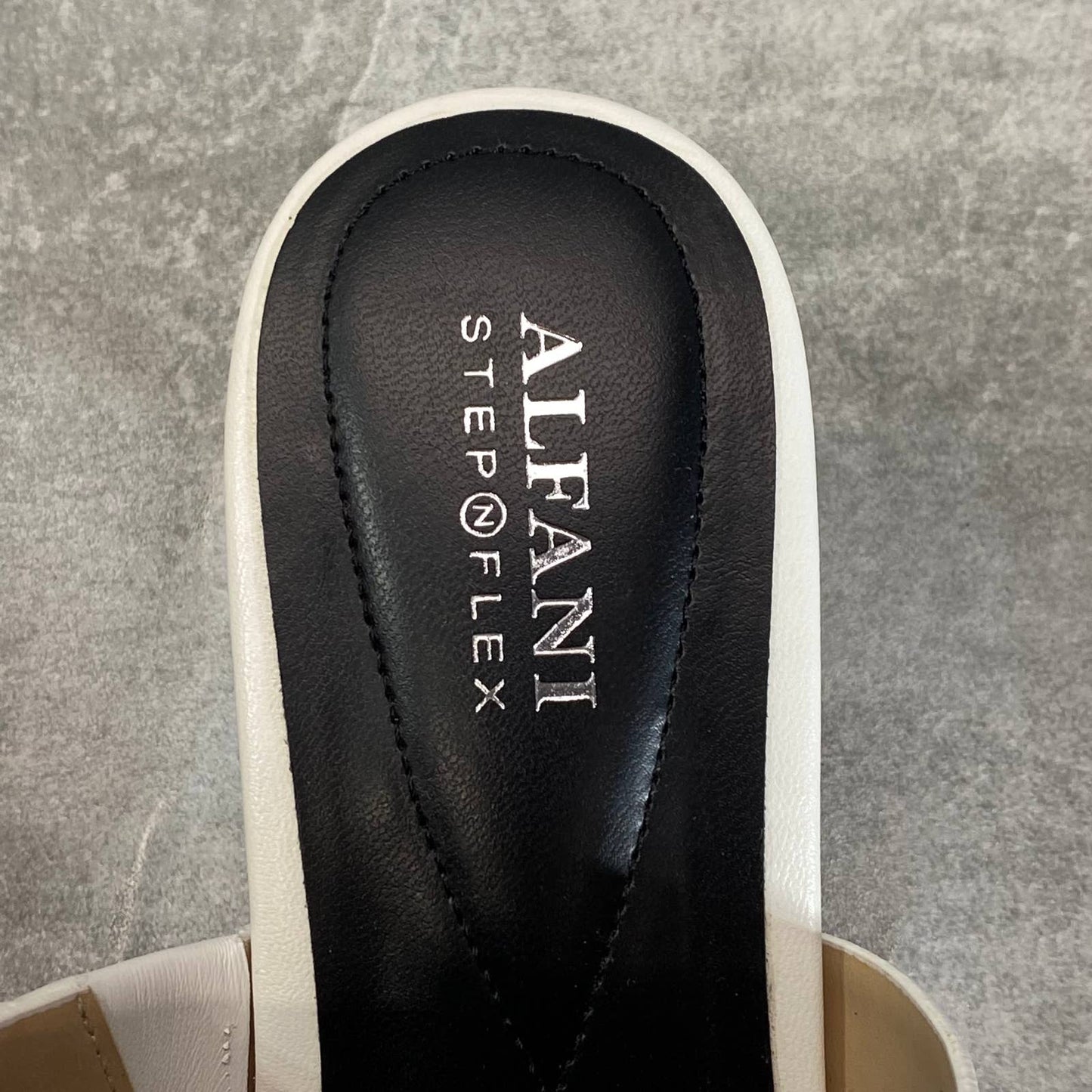 ALFANI STEP 'N FLEX Women's White Leather Colyerr Thong Slip-On Sandal SZ 10