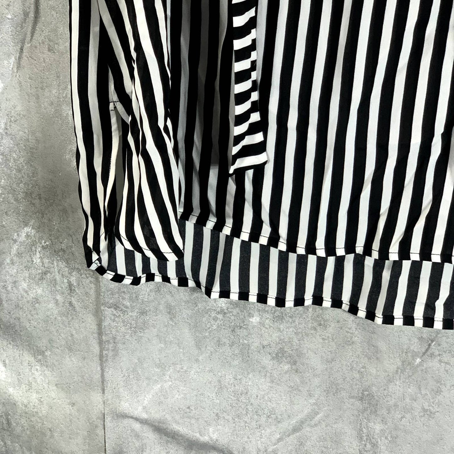 BAR III Women's Plus Size Black/Lily Striped Tie-Neck Hi-Low Top SZ 1X
