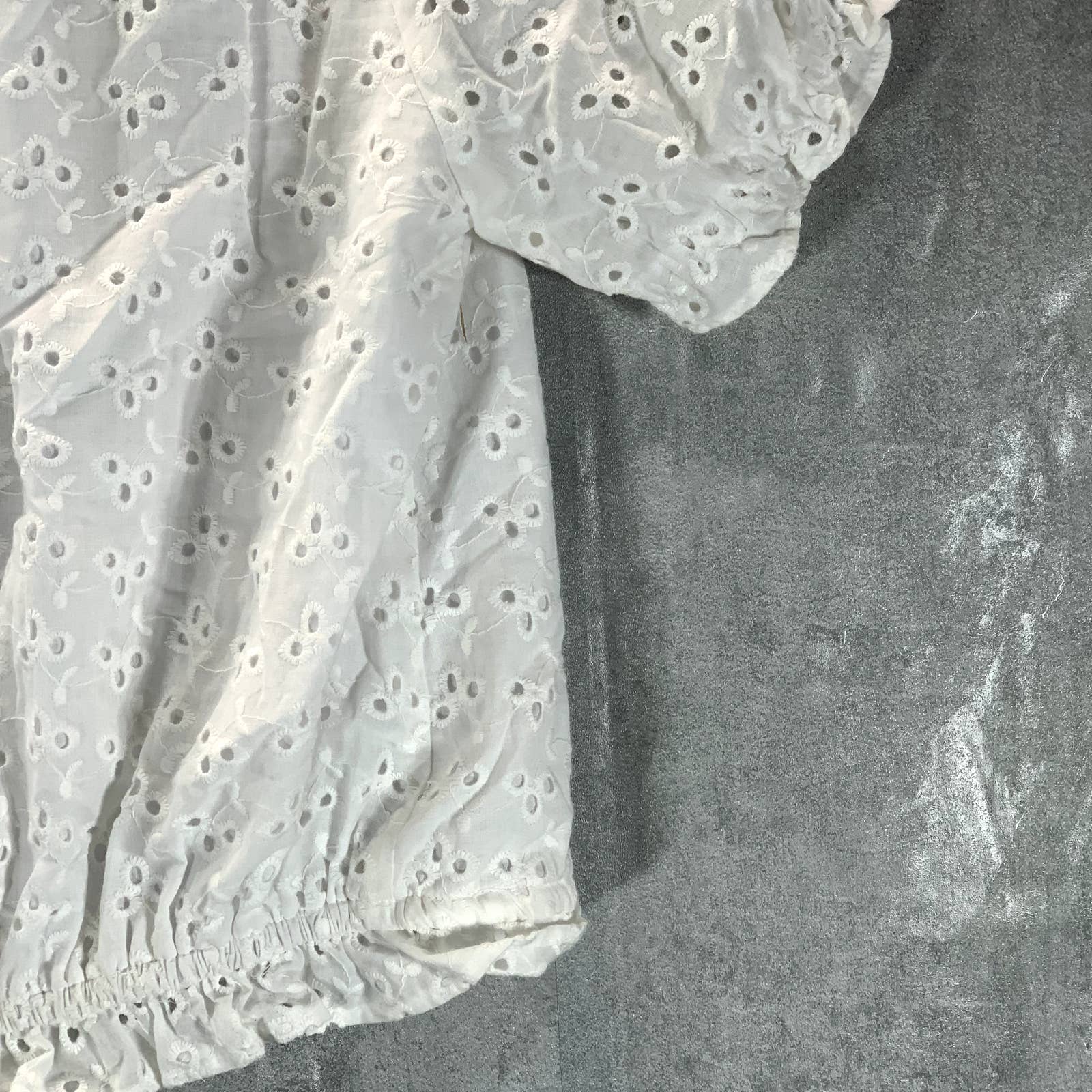 1.STATE Women's Ultra White Eyelet Raglan Sleeve Tie-Hem Crop Top SZ S