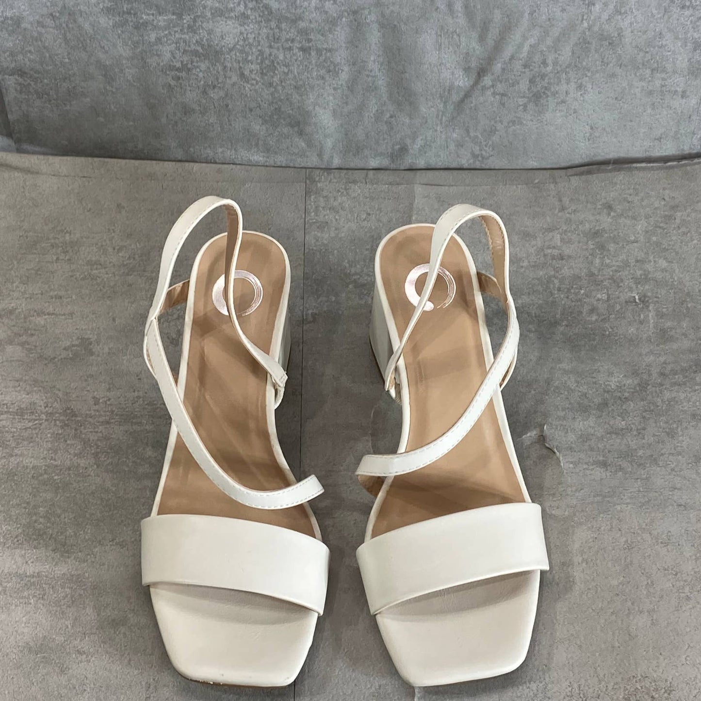 JOURNEE COLLECTION Women's Wide White Lirryc Square-Toe Block-Heel Sandal SZ6.5W