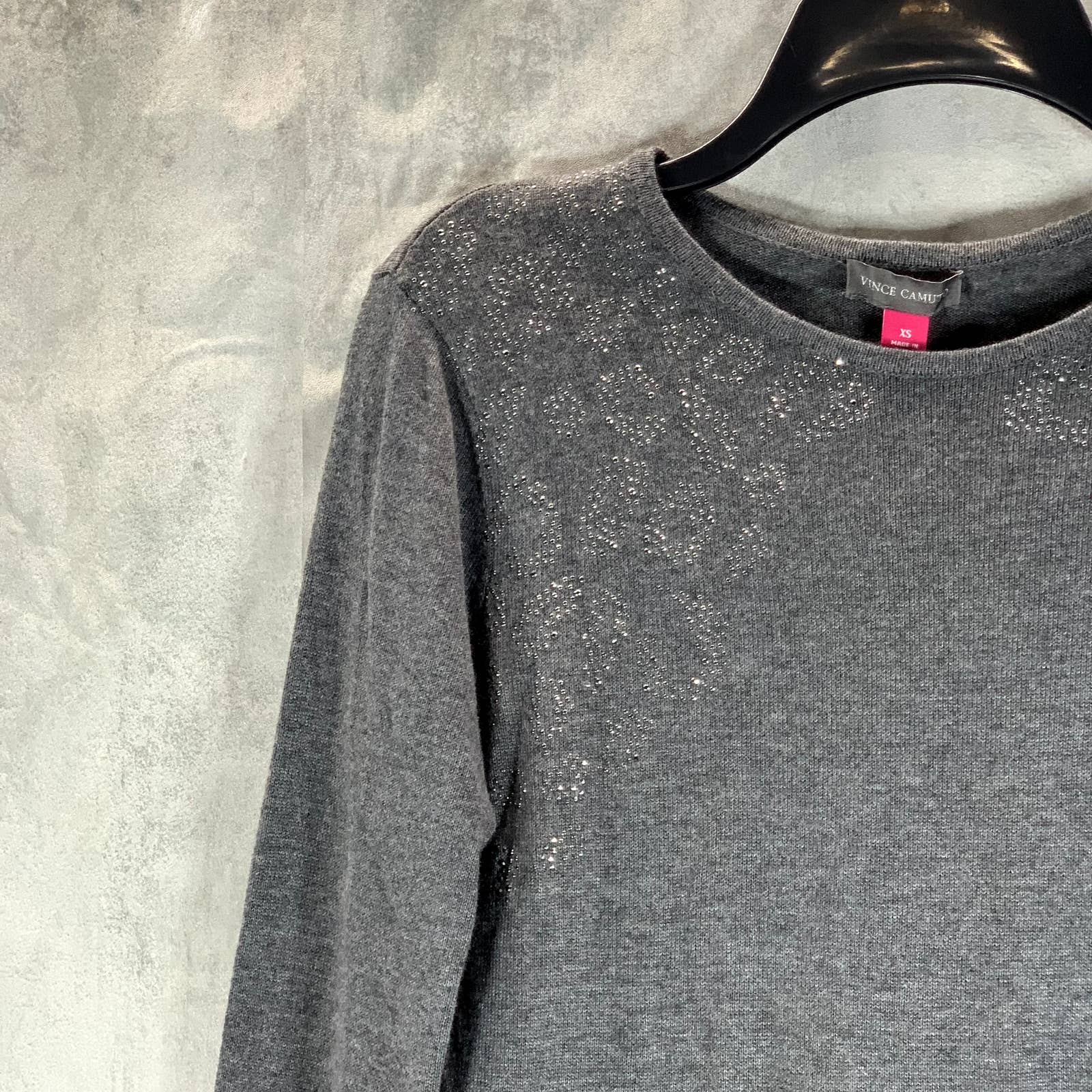 VINCE CAMUTO Women's Medium Heather Grey Crewneck Studded Shoulder Sweater SZ M