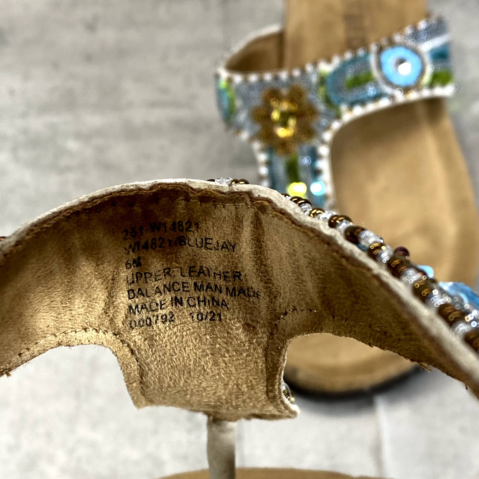WHITE MOUNTAIN Women's Beige Beaded Bluejay Wedge Slip-On Thong Sandals SZ 6