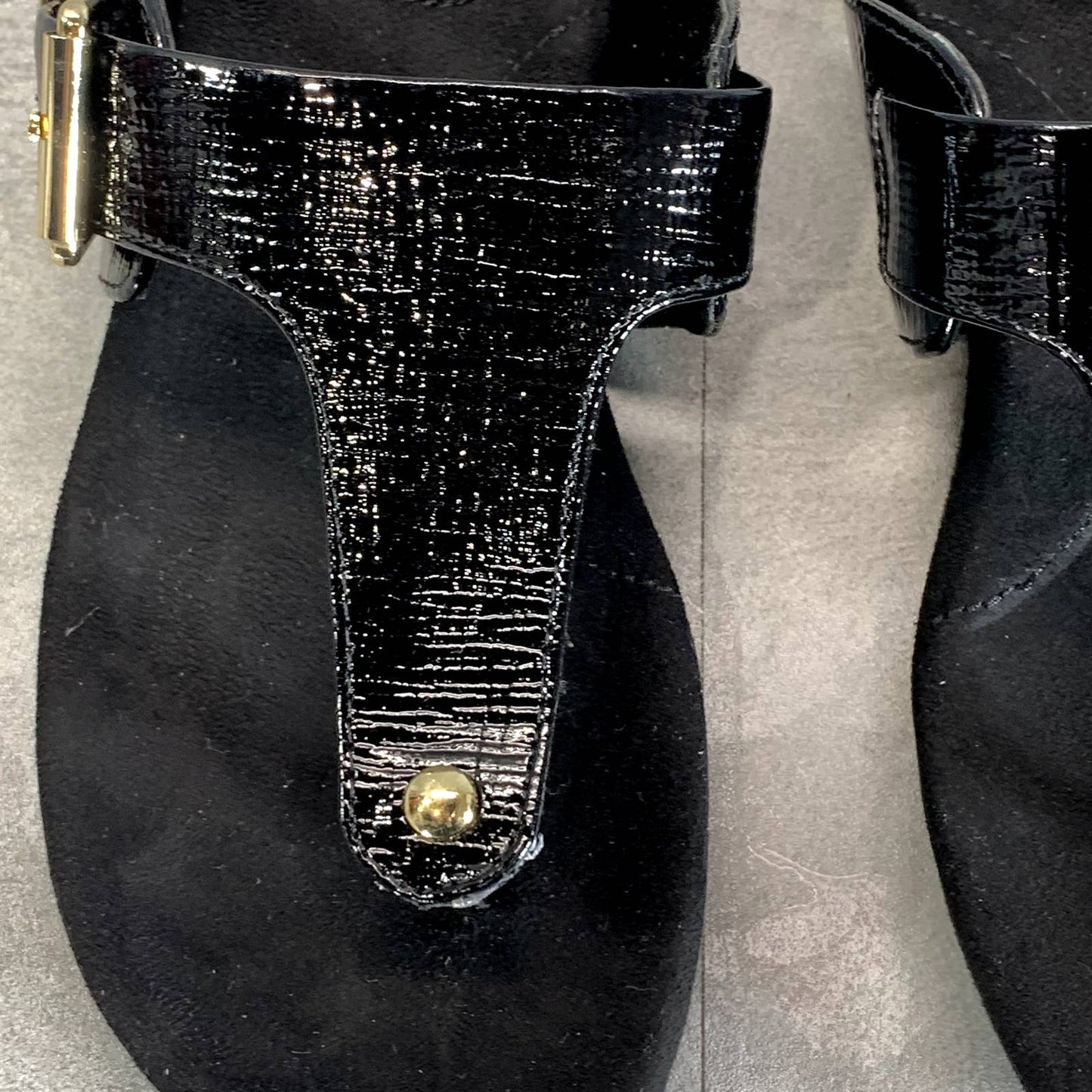 GIANI BERNINI Women's Black Rivver Memory-Foam Wedge Thong Sandals SZ 6