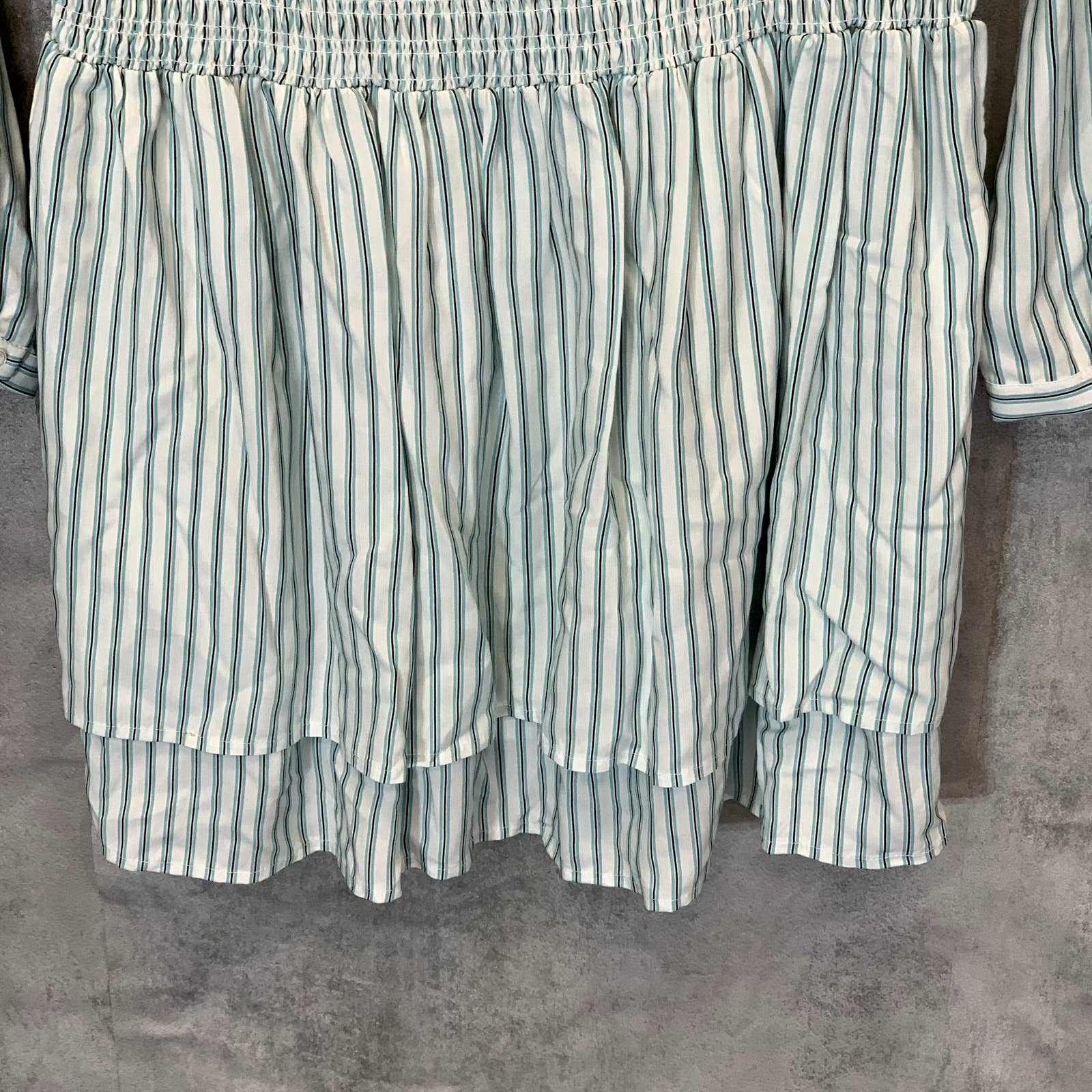 TART Collections Women's Green Stripe Sheila Smocked Waist Long Sleeve V-Neck Mini Dress SZ M