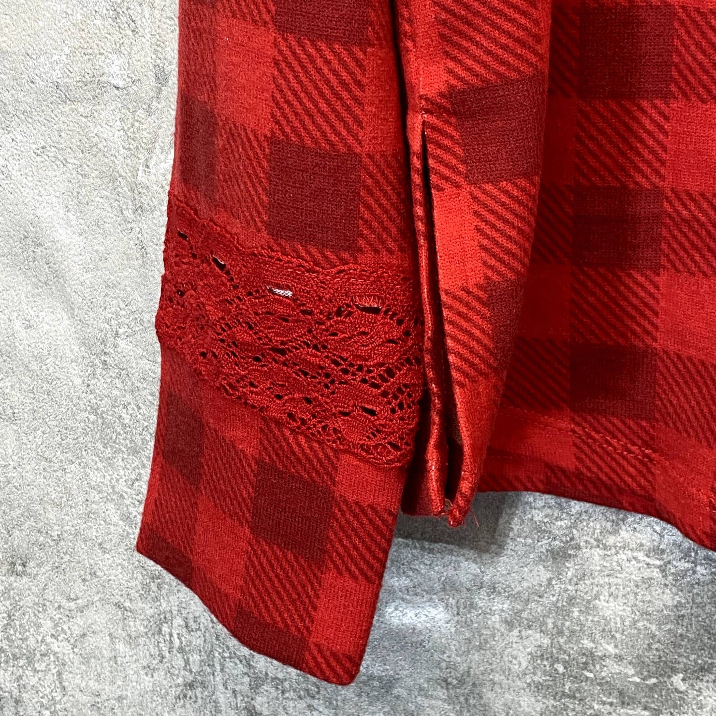 HONEYDEW INTIMATES Women's Red Ravishing Plaid Snooze Button Lace Long Sleeve Pajama Top SZ M