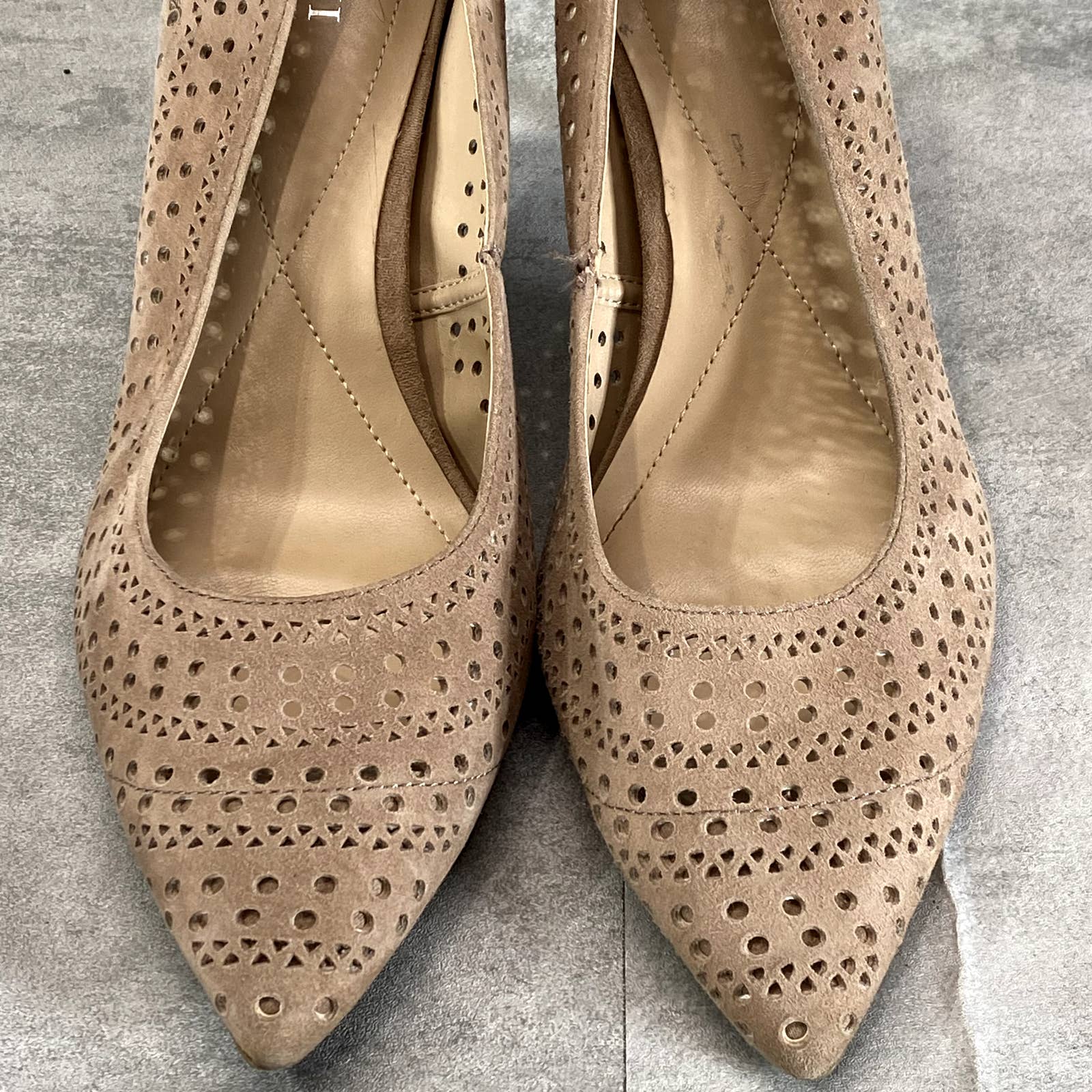 ALFANI STEP N' FLEX Women's Sand Jeules Perforated Pointed-Toe Slip-On Pumps SZ9