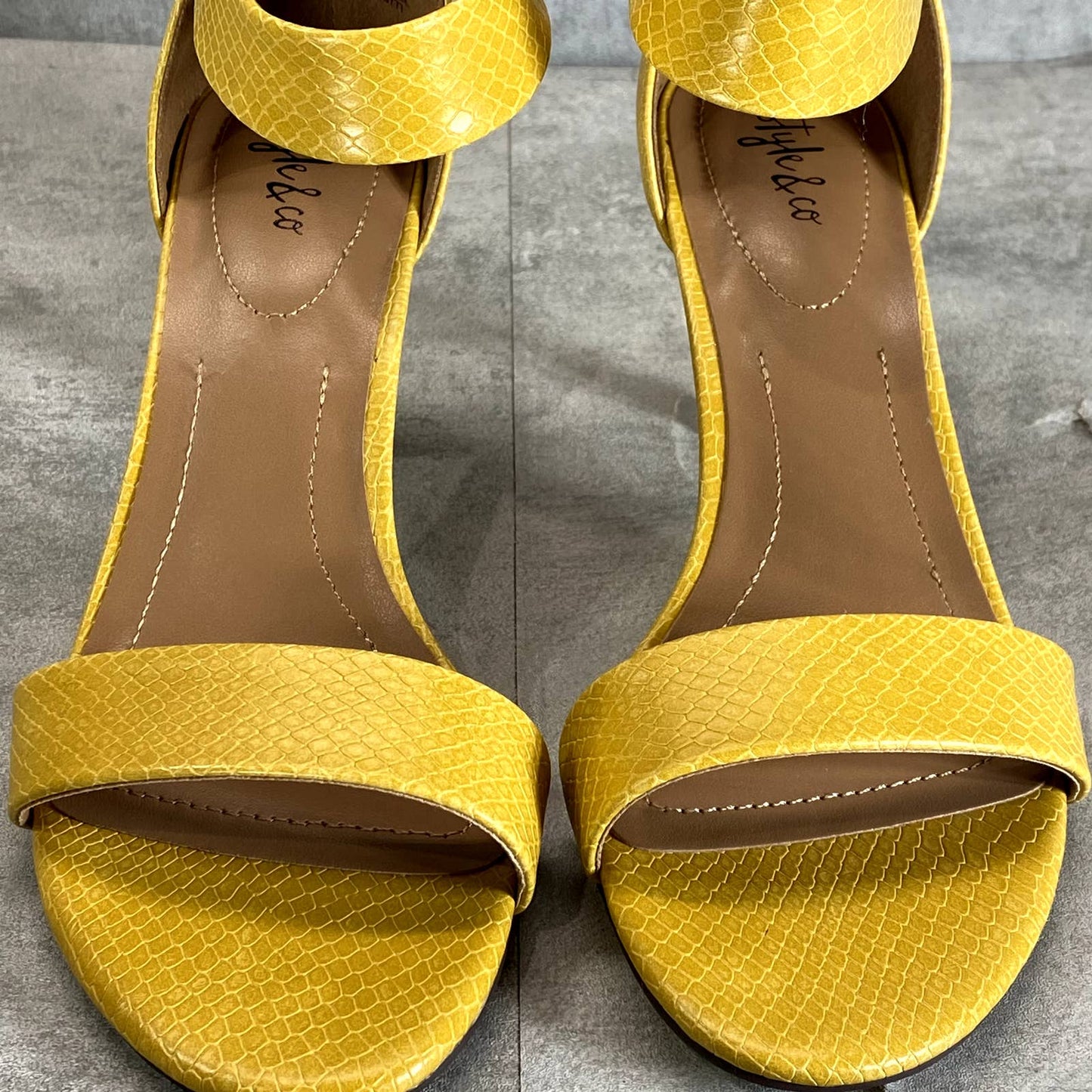 STYLE & CO Yellow Snake Embossed Paycee Open Round-Toe Two-Piece Sandals SZ 8
