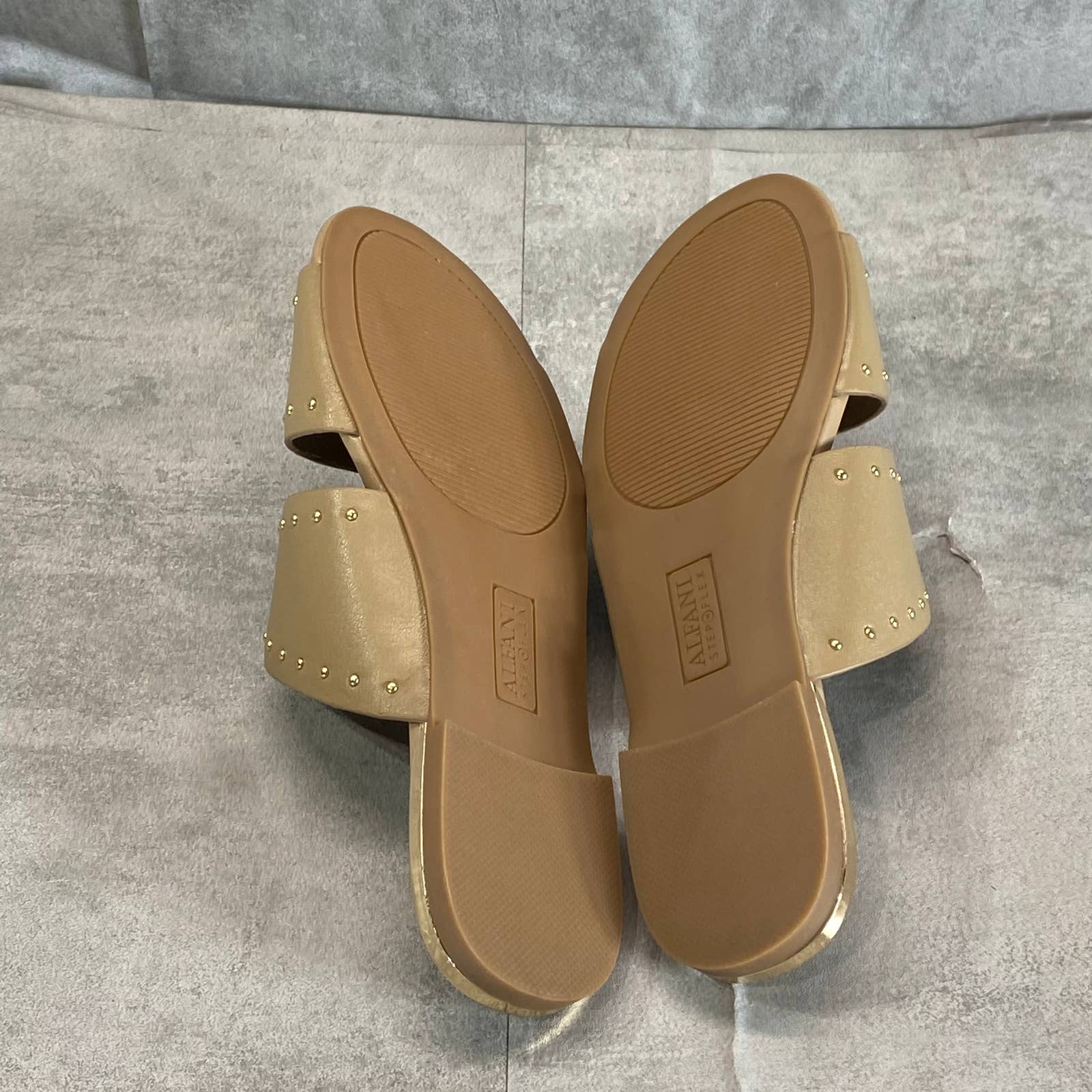 ALFANI Step 'N Flex Women's Nude Leather Danicah Studded Slide Flat Sandals SZ 6