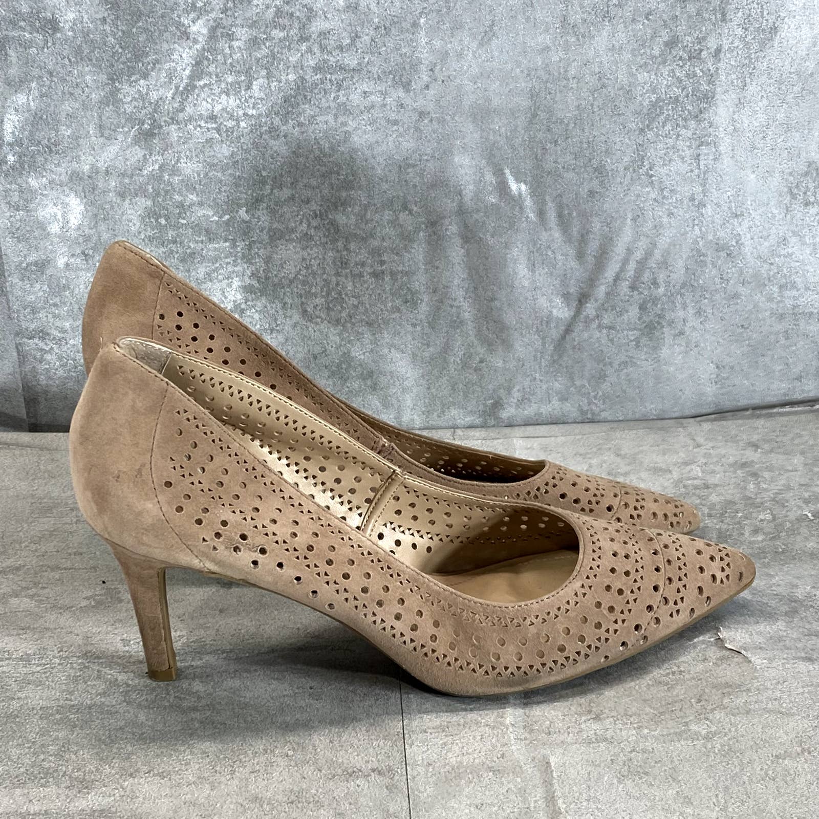 ALFANI STEP N' FLEX Women's Sand Jeules Perforated Pointed-Toe Slip-On Pumps SZ9