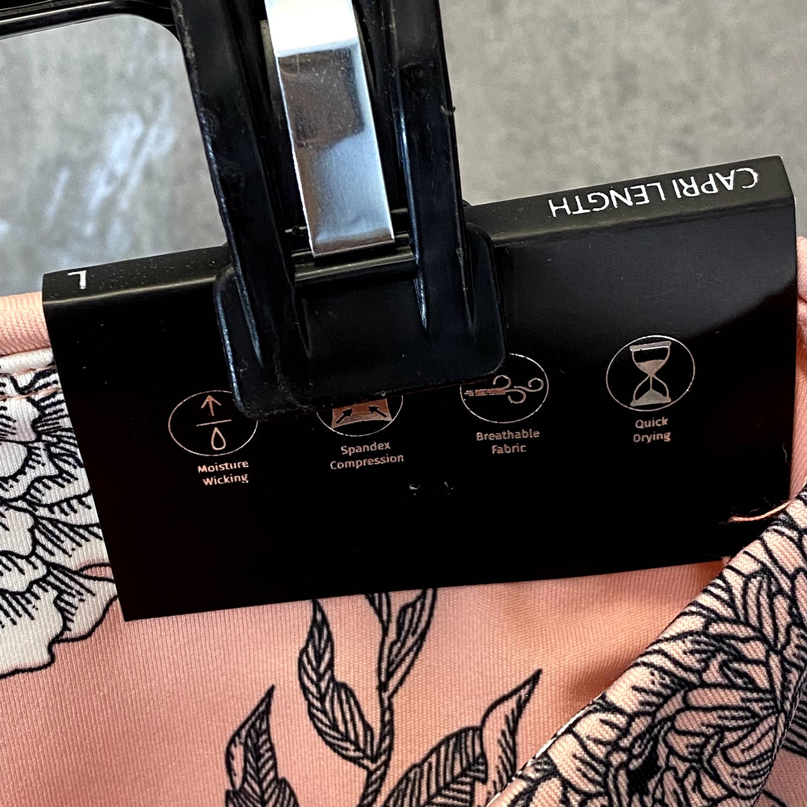 KAY UNGER Women's Pretty Peony Peach Floral Print High-Rise Capri Leggings SZ L