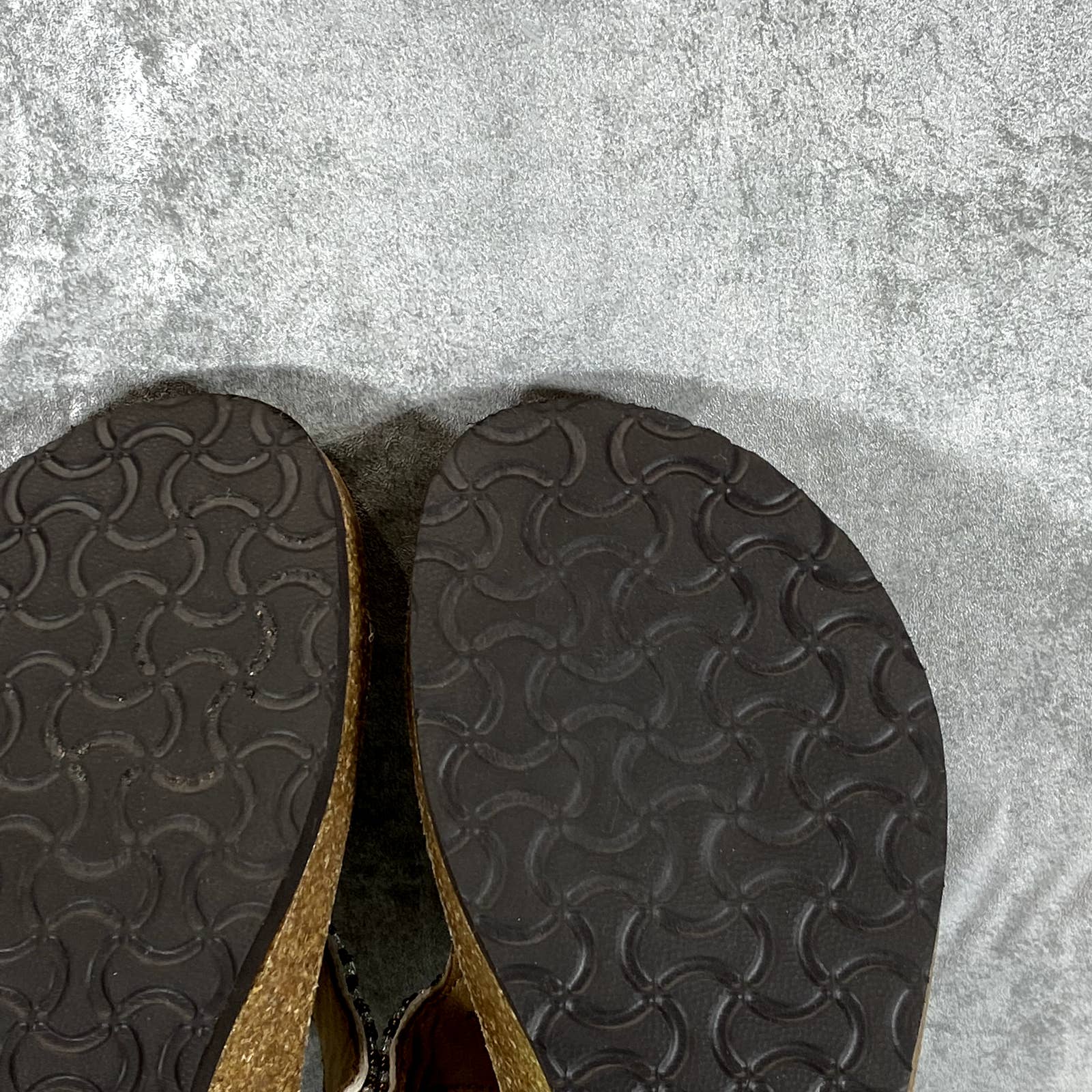 WHITE MOUNTAIN Women's Beige Beaded Bluejay Wedge Slip-On Thong Sandals SZ 6