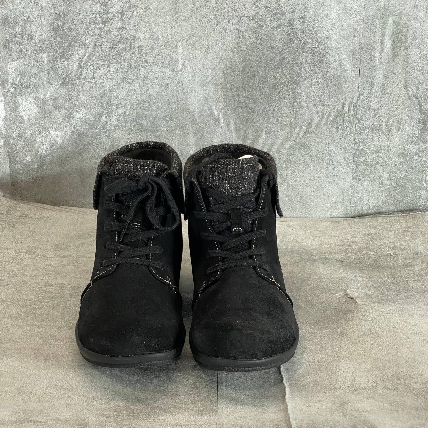 CLARKS Women's Collection Wide Black Suede Roseville Lace Boots SZ 8W