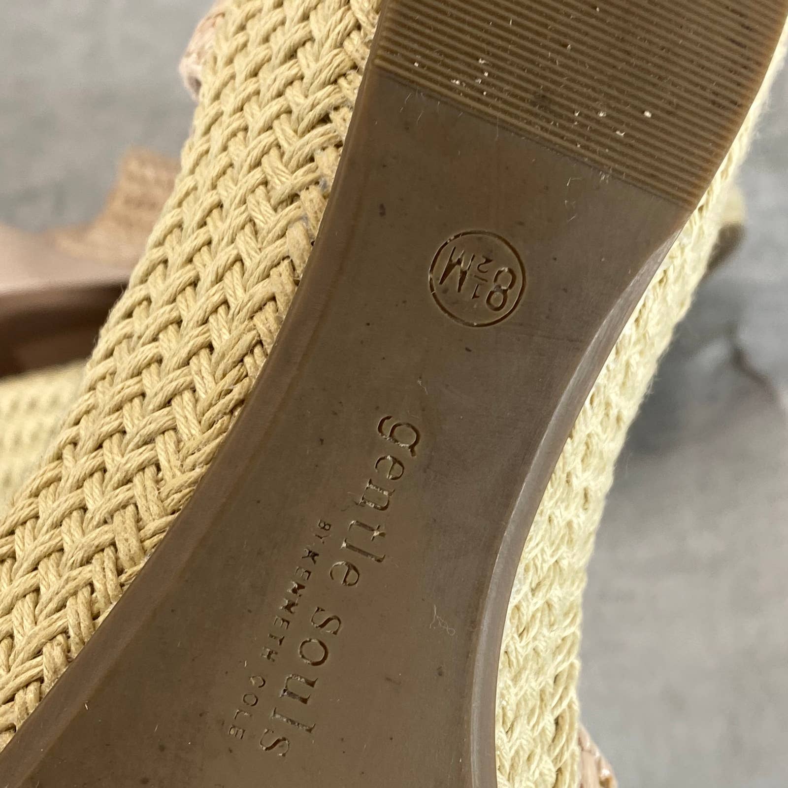 GENTLE SOULS By Kenneth Cole Women's Natural Noa Elastic Slip-On Sandals SZ 8.5